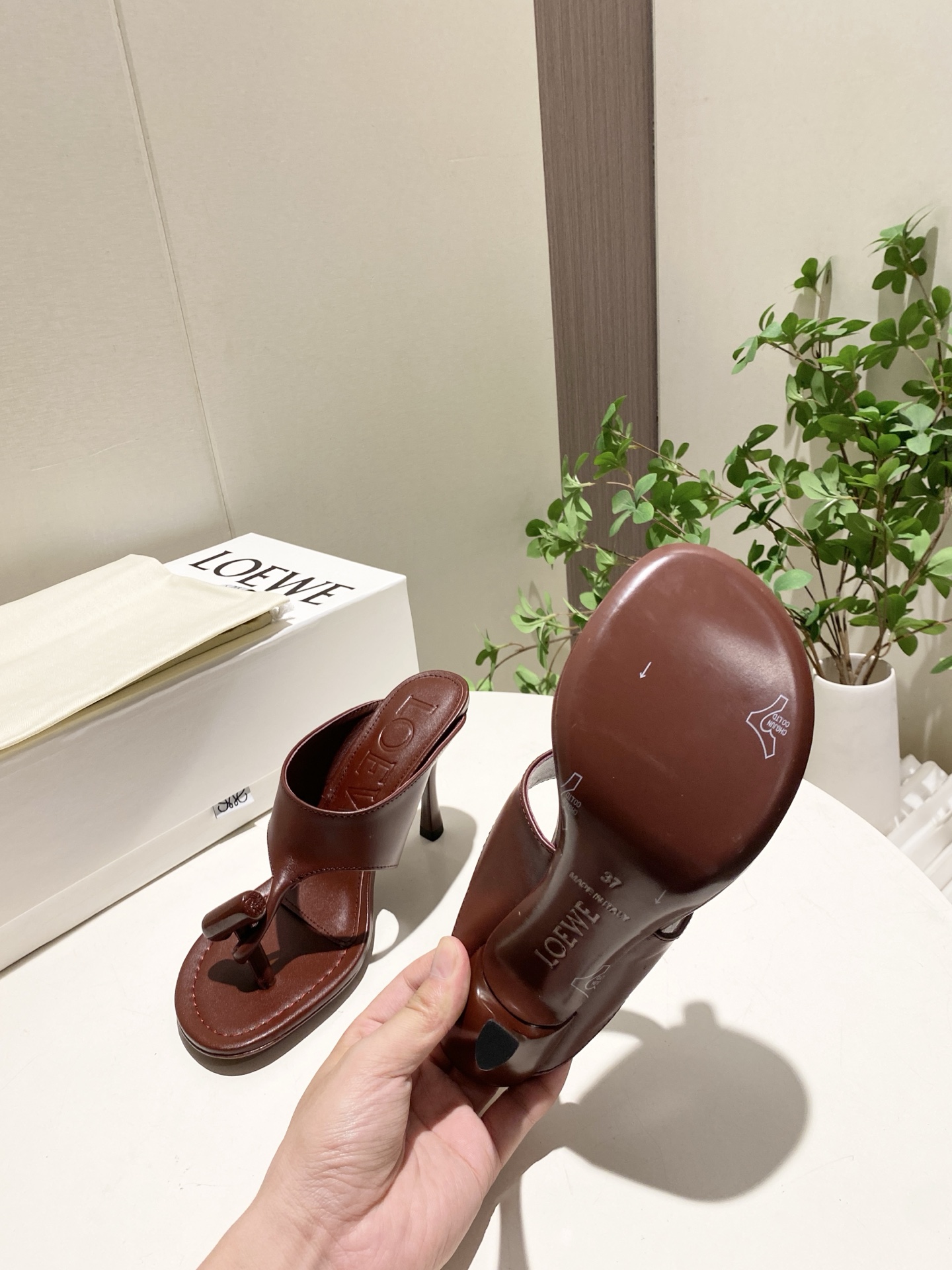 LOEWE women's shoes LoeweLOEWE SS 1 1 Logo — photo 9