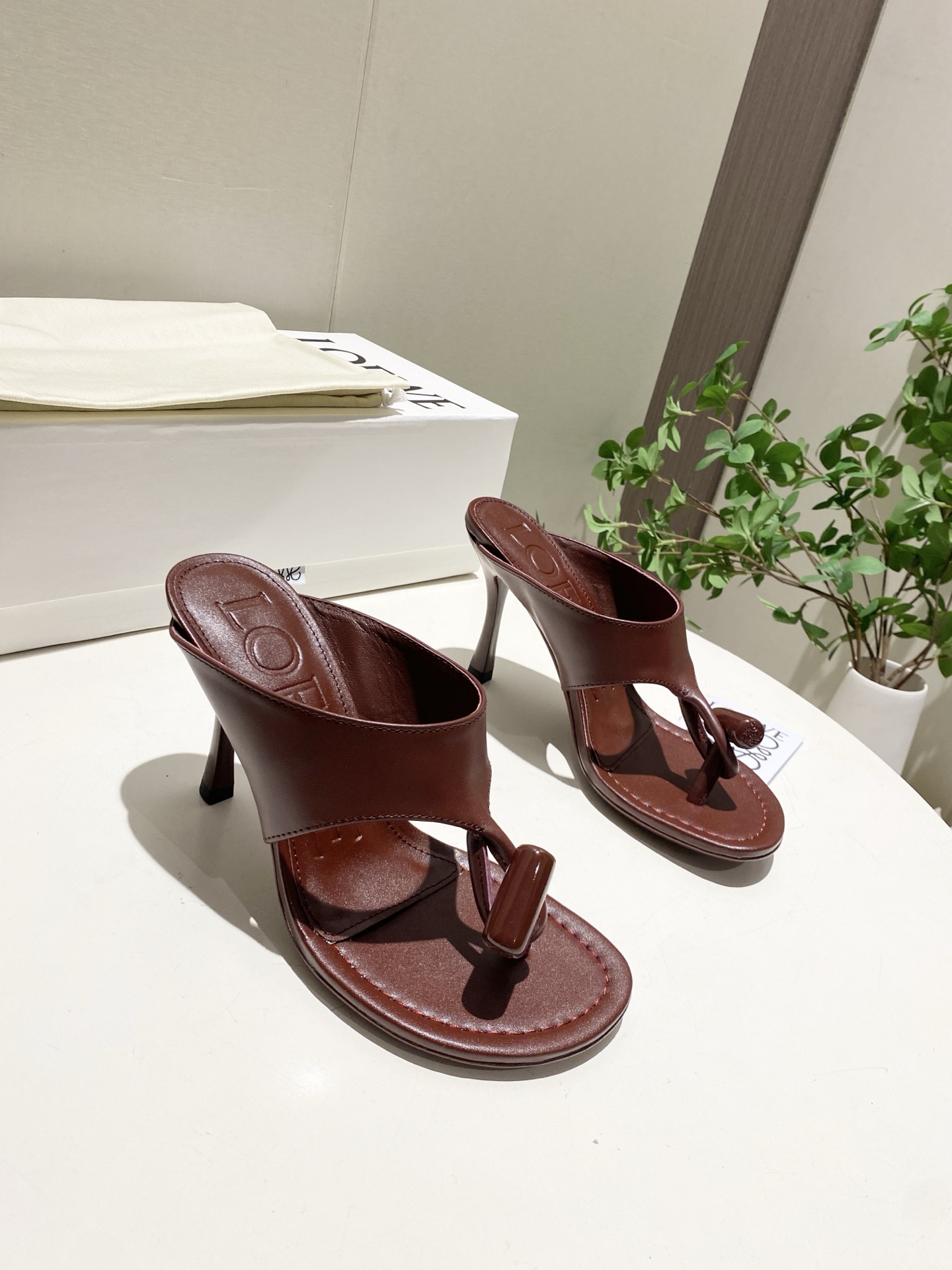 LOEWE women's shoes LoeweLOEWE SS 1 1 Logo — photo 5