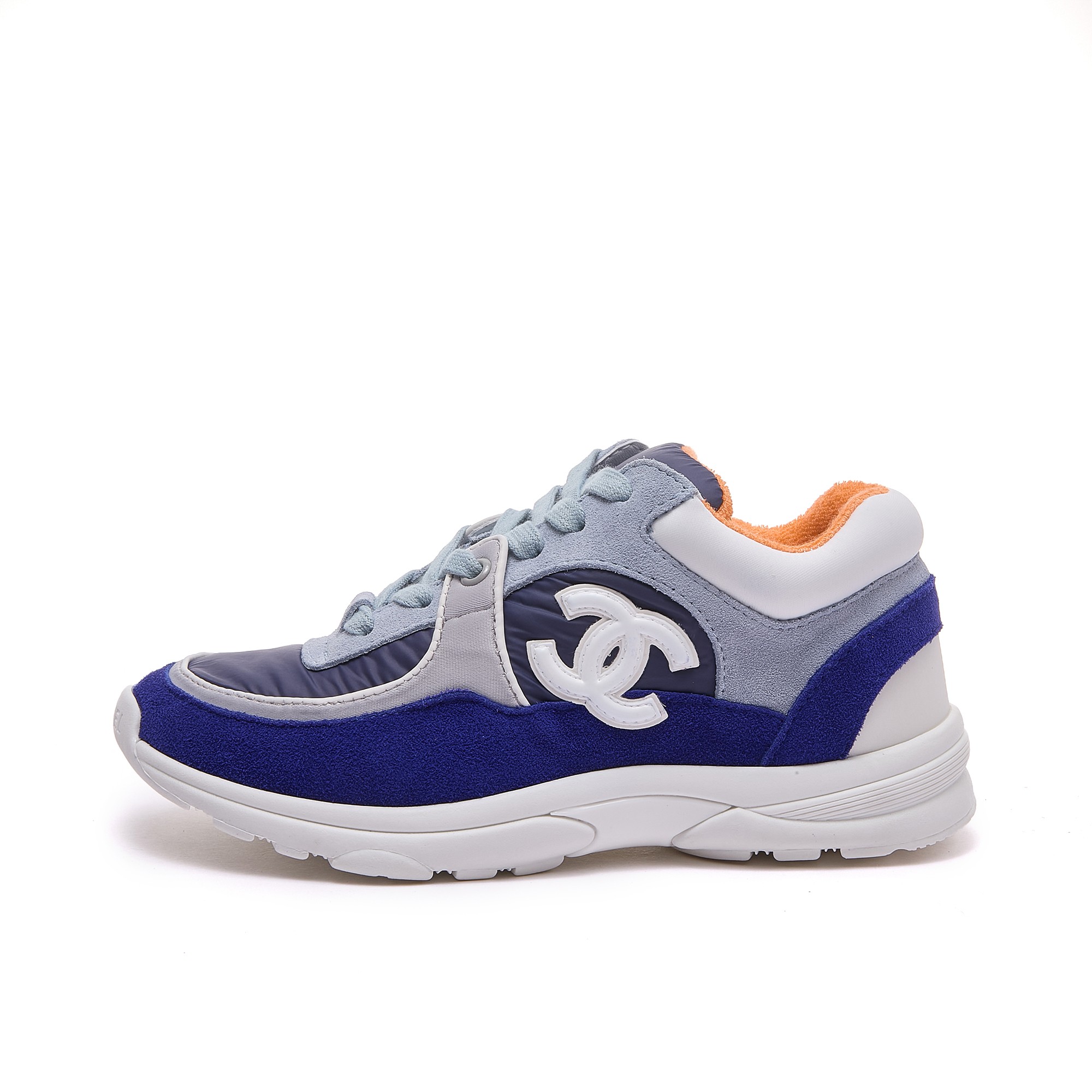 NO:787764,Chanel Chanel - 2025 counter top casual sports shoes This classic design; the upper is in the style of electric embroidery with various crafts; the outsole is fashionable and sporty; the outsole is extraordinary and incorporates a variety of color matching elements... The diversified mix and match is very beautiful and versatile, casual, fashionable, sports and outdoor can be taken into account... Go material The upper is made of original imported high silk cowhide suede + imported waterproof down. The lining is made of original imported breathable towel lining. The outsole is based on the original TPU combination outsole.  Counter boutique package complete set for women 35-41 men 38-46, casual shoes/sports shoes, chanel, chanel, sneakers, down jacket19860909Chanel香奈儿——2025专柜顶级休闲款运动鞋 这款经典设计；鞋面多种工艺电绣的风格；大底却时尚运动；不平凡的拥入了多种配色元素…… 多元化混搭非常好看百搭,休闲,时尚,运动,户外都能兼顾…… Go 材料 鞋面采用 原版进口高丝光牛反绒+进口防水羽绒 内里采用 原版进口透气毛巾里 大底根据 原版TPU组合大底 专柜精品包装全套女35–41 男38-46,休闲鞋/运动鞋,chanel,chanel,sneakers,down jacket,Women's Shoes