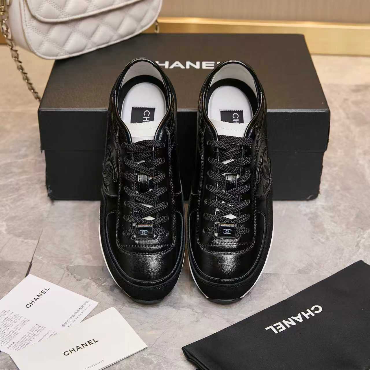 ✨CHANEL* Zapatillas Chanel 2025 para parejas｜¡Los zapatos versátiles y de alta gama ya están aquí! ¡Este par es realmen…