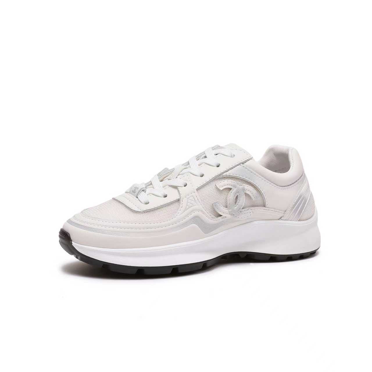 NO:653471,Chanel Chanel - 2025 Counter Top Casual Sports Shoes This classic design; the upper is electro-embroidered with a variety of techniques; the outsole is fashionable and sporty; it incorporates a variety of color matching elements... The diversified mix and match is very beautiful and versatile, casual, fashionable, sports, and outdoor can be taken into account... Go Materials The upper is made of original imported calfskin + rainproof mesh. The lining is made of original imported breathable sheepskin lining. The outsole is based on the original TPU combination outsole.  Counter boutique packaging complete set for women 35-41 men 39-46, casual shoes/sports shoes, chanel, chanel, sneakers, cowhide, sheepskin19860909Chanel香奈儿——2025专柜顶级休闲款运动鞋 这款经典设计；鞋面多种工艺电绣的风格；大底却时尚运动；不平凡的拥入了多种配色元素…… 多元化混搭非常好看百搭,休闲,时尚,运动,户外都能兼顾…… Go 材料 鞋面采用 原版进口小牛皮+防雨丝网 内里采用 原版进口透气羊皮里 大底根据 原版TPU组合大底 专柜精品包装全套女35–41 男39-46,休闲鞋/运动鞋,chanel,chanel,sneakers,cowhide,sheepskin,Women's Shoes