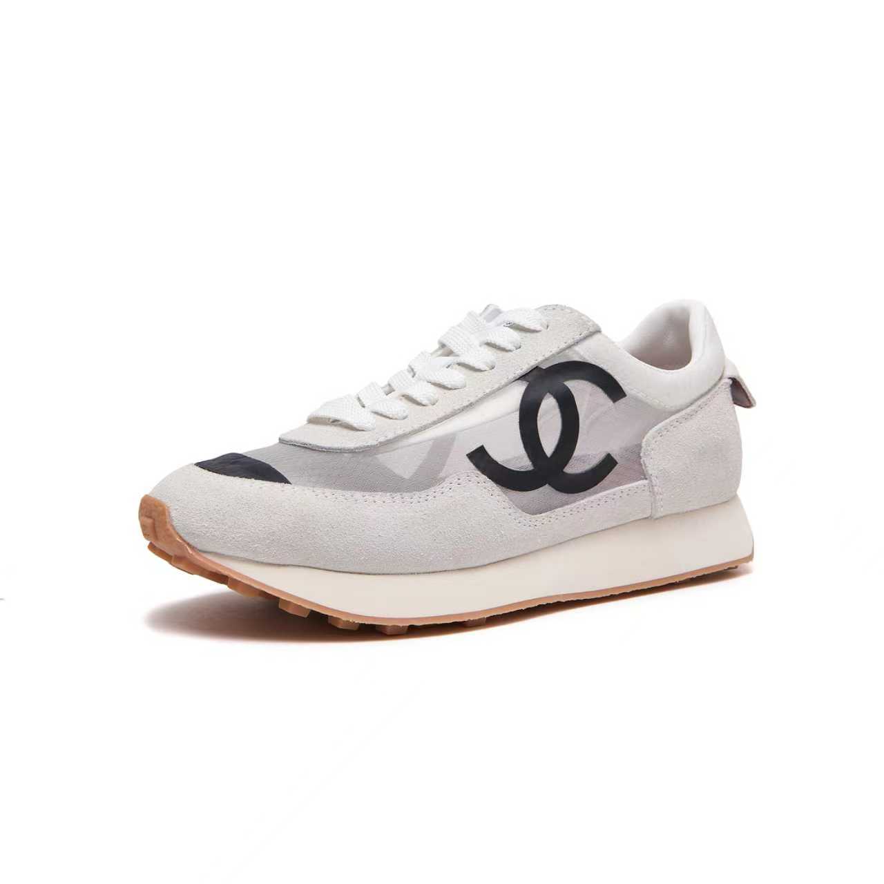 Chanel Chanel - 2026 Zapatos deportivos informales con encimera Este diseño clásico; la parte superior tiene una varied…