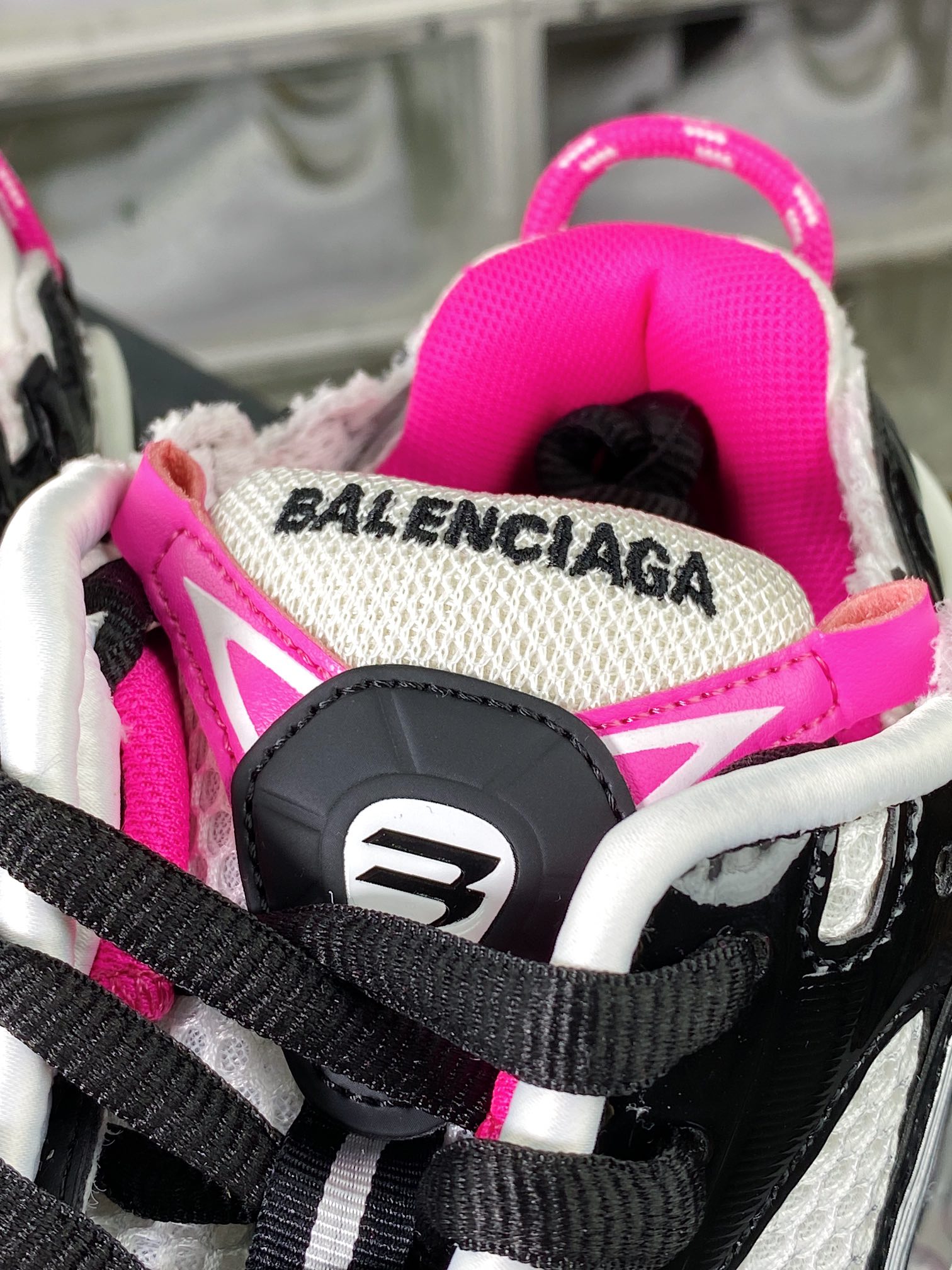 Balenciaga BALENCIAGA Runner Sneaker ”Black/White/Oreo” 2.0 jogging series low-top retro jogging shoes ”2.0 Deconstruction Destruction Black Pink White” 772767 W2RNY 0120