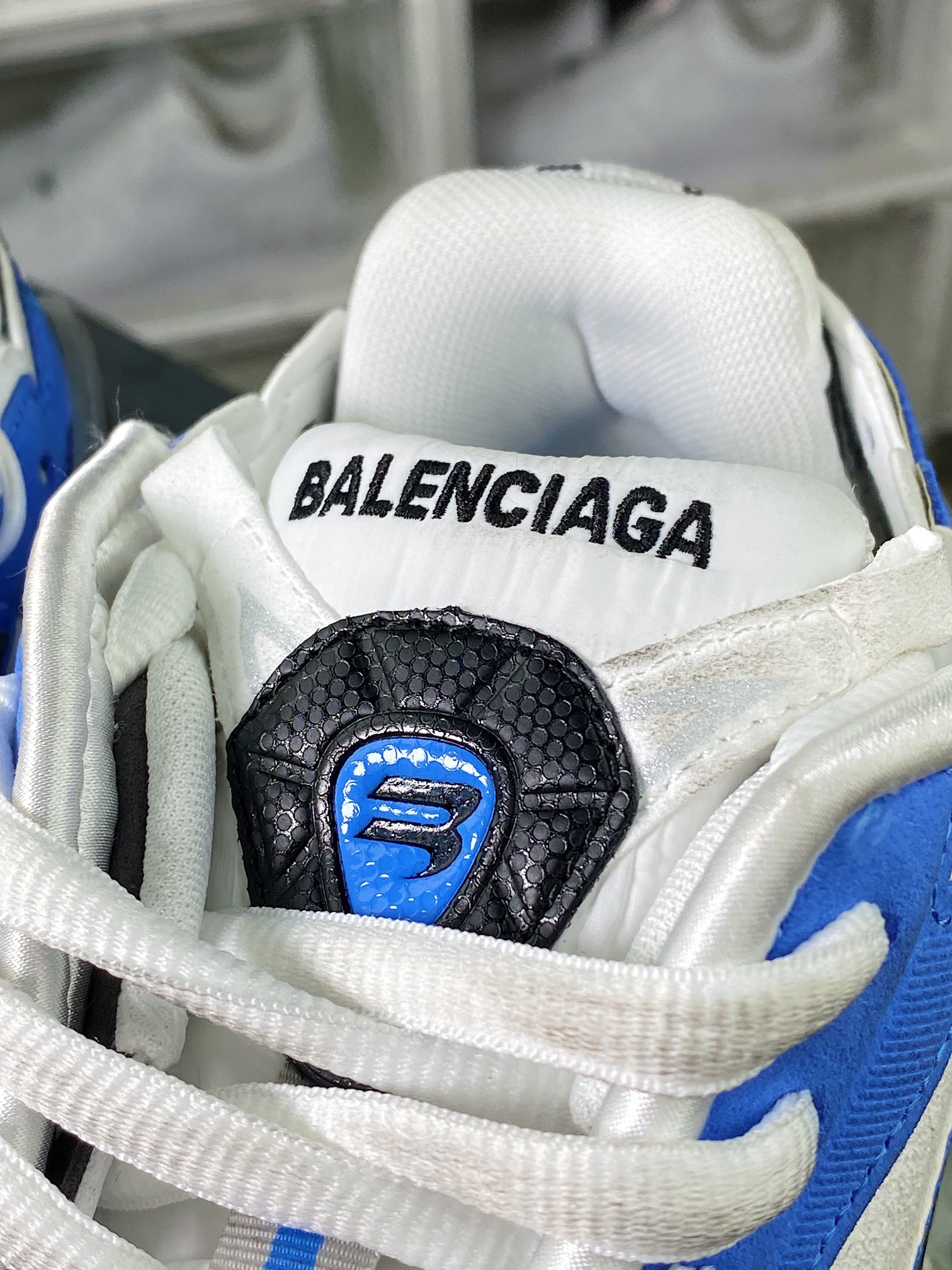 BALENCIAGA Runner Sneaker”UNC/White/Black/Grey”2.0慢跑系列低帮慢跑鞋“2.0解构破坏大学蓝白黑深灰”772767 W3RNY 4912