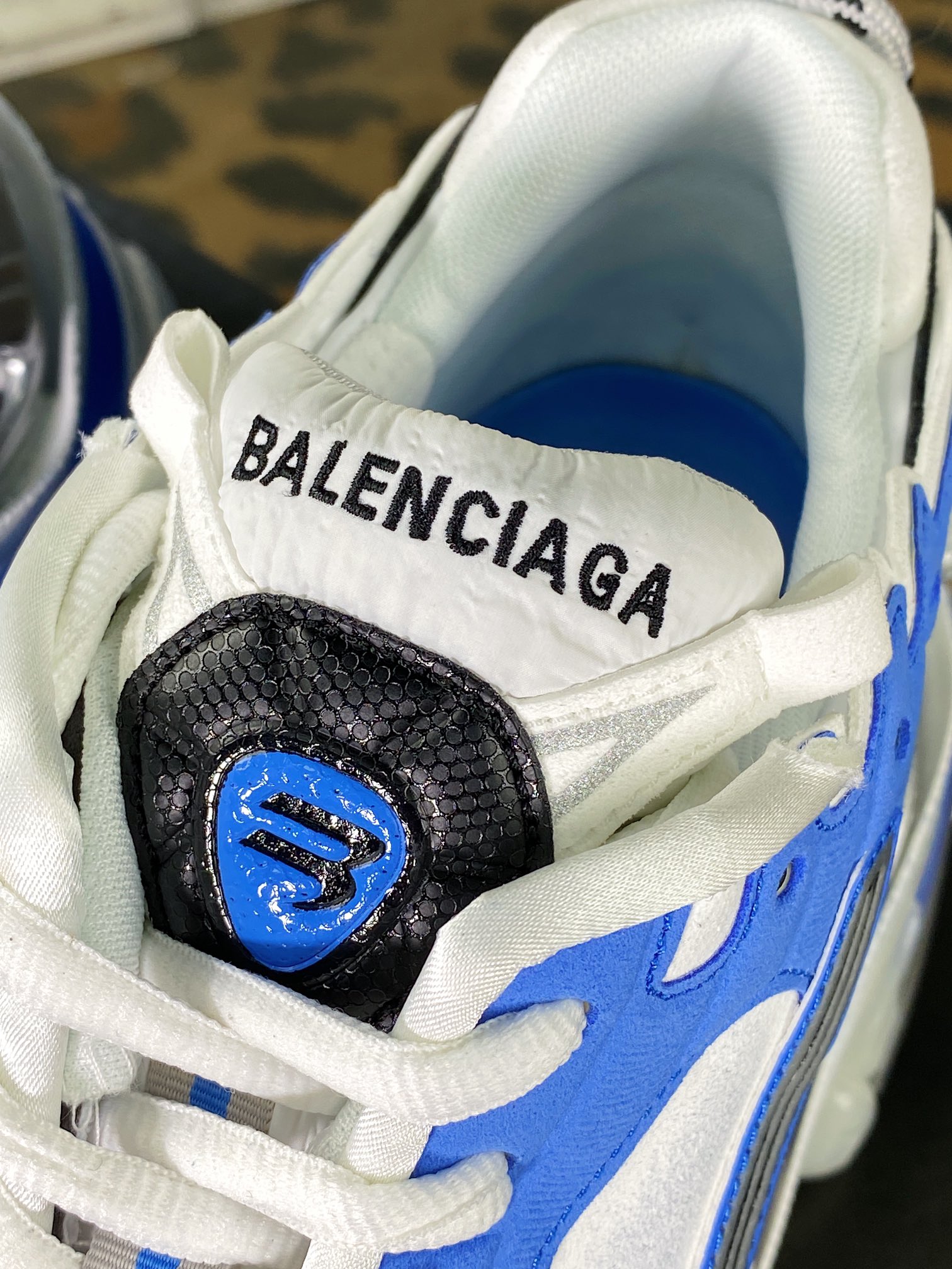 520 巴黎世家BALENCIAGA Runner Sneaker"UNC/White/Black/Grey" 慢跑鞋“2.0解构破坏大学蓝白黑深灰”772767 W3RNY 4912