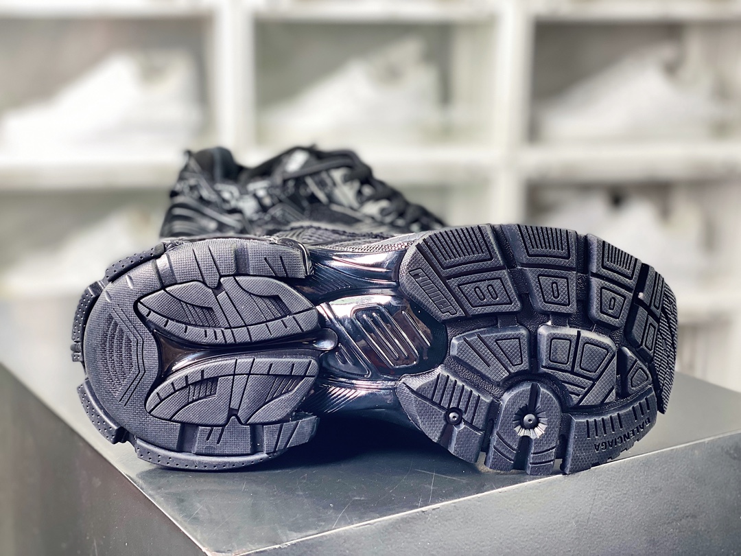 520 巴黎世家BALENCIAGA Runner Sneaker"Triple Black/White"2.0慢跑鞋“2.0解构破坏武士黑白LOGO”772767 W3RNY 0135