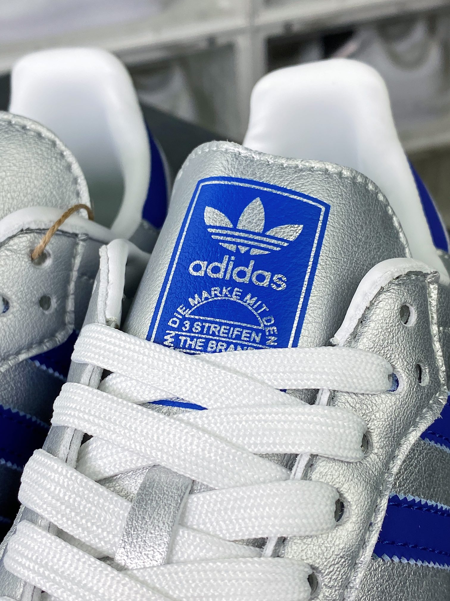 140 Adidas Originals Samba Vegan OG"Silver/Deep Blue"桑巴舞系列板鞋“太空银灰深蓝焦糖底”IG1024