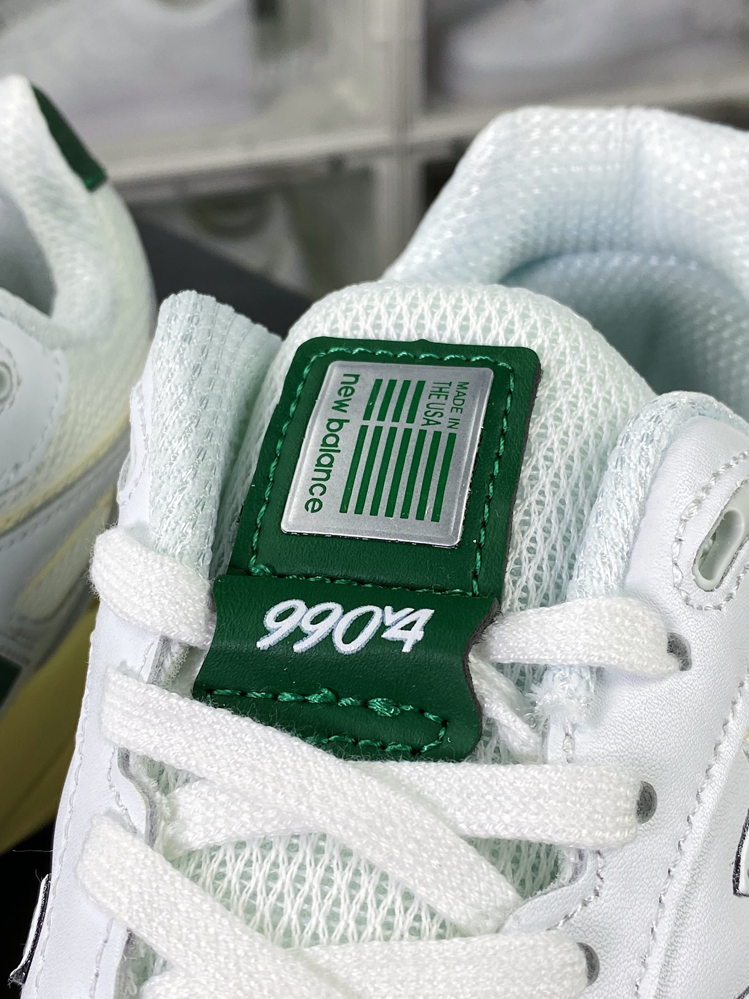 240 New Balance in USA M990V4”Calcium/Forest Green”系列美产跑步鞋“白绿米黄”U990TC4