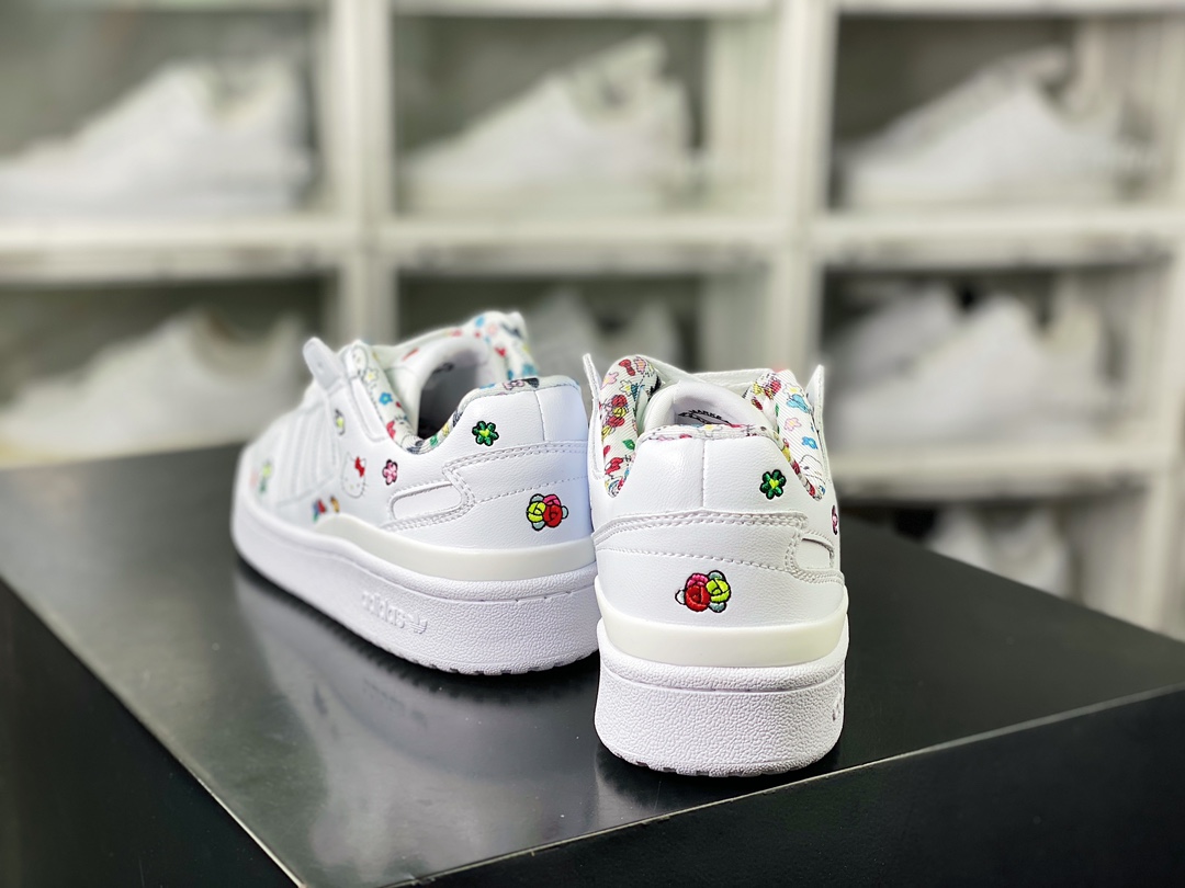 240 Adidas Originals Forum 84 Low”Hello Kitty And Friends”罗马板鞋“联名白彩色刺绣凯蒂猫花朵”IG0301