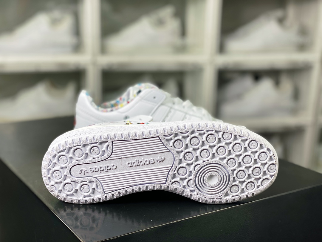 240 Adidas Originals Forum 84 Low”Hello Kitty And Friends”罗马板鞋“联名白彩色刺绣凯蒂猫花朵”IG0301