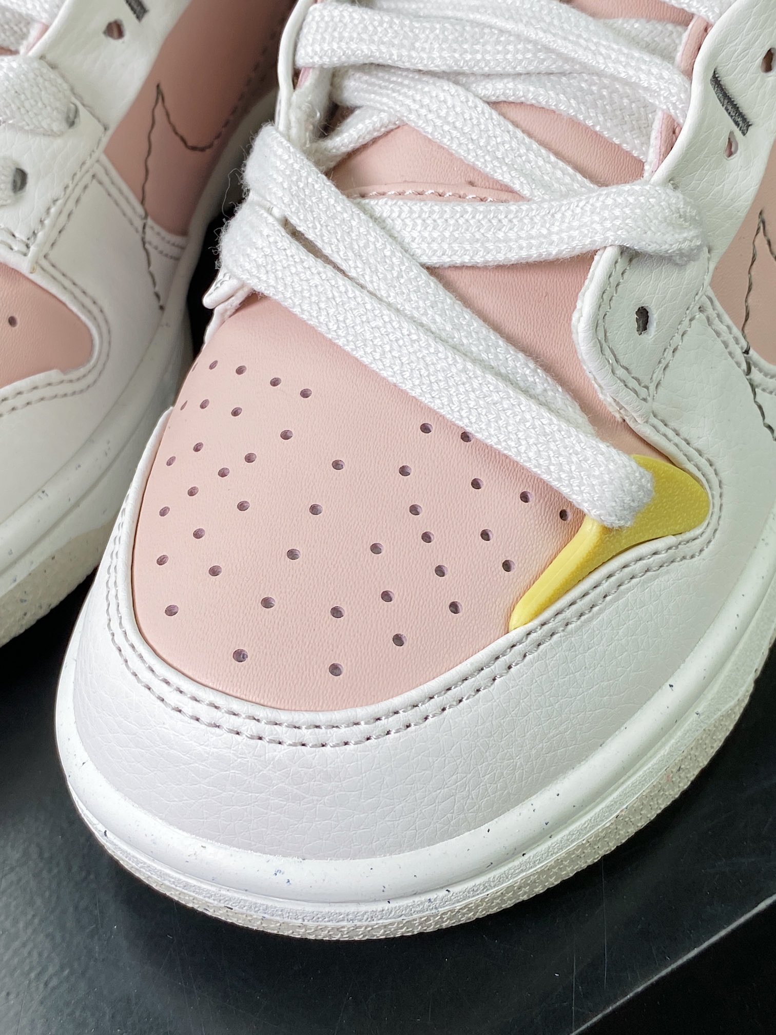 220 Dunk Low Disrupt 2”Pink Oxford”轻量扣篮滑板板鞋“浅粉白黄解构”DV4024-001