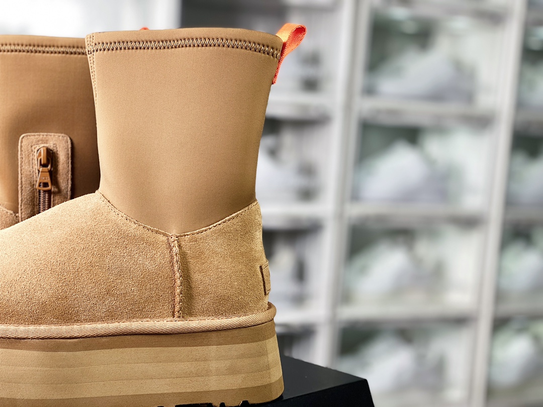 360 UGG W Classic Ultra Mini Platform 新奇系列经典短靴“卡其黄”