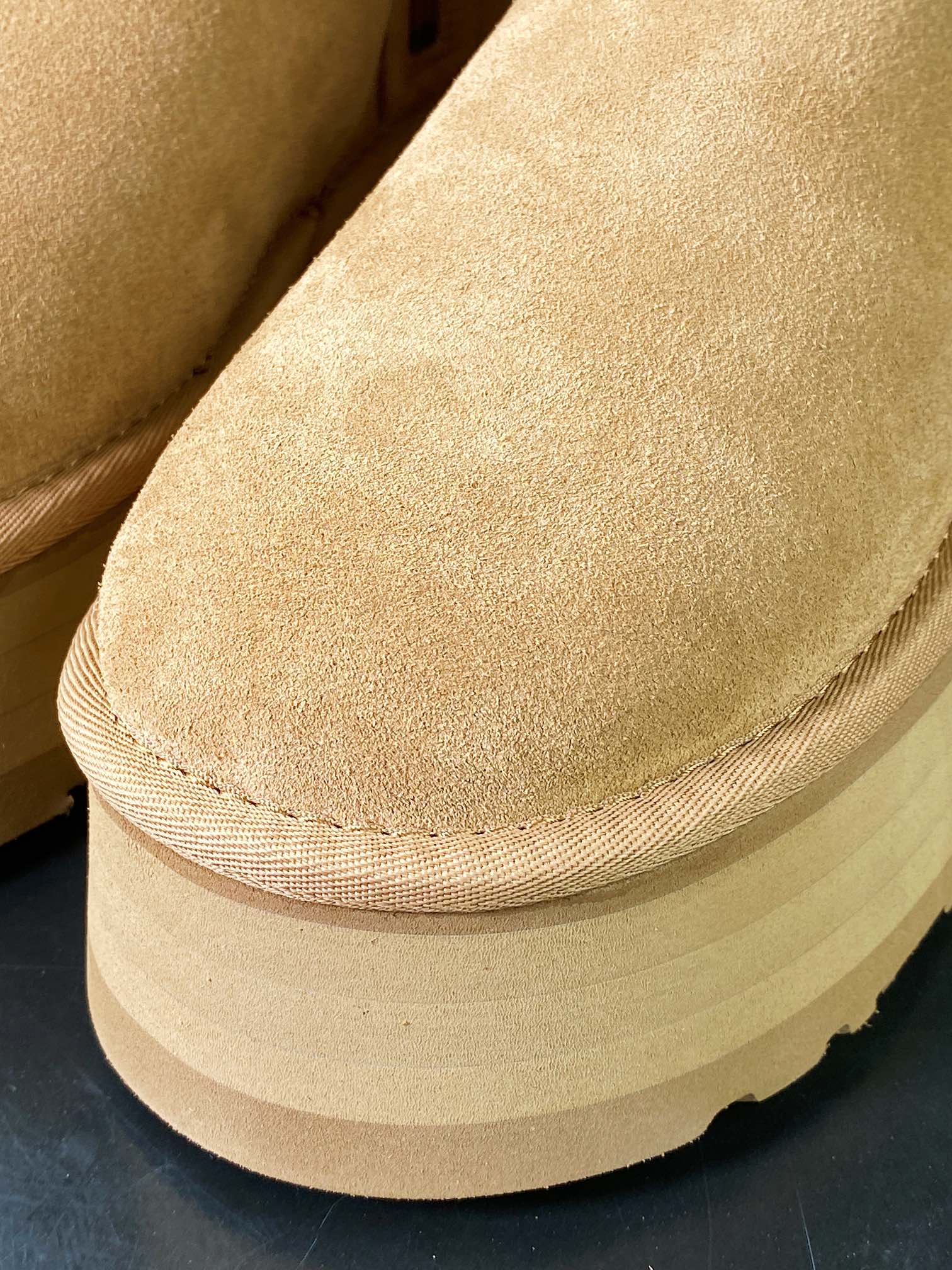 360 UGG W Classic Ultra Mini Platform 新奇系列经典短靴“卡其黄”