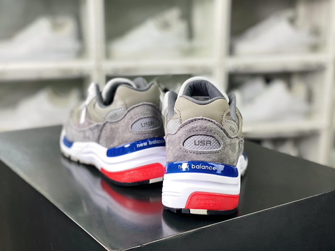 240 New Balance Made in USA M992系列美产血统跑步鞋“s深灰白兰”M992AG