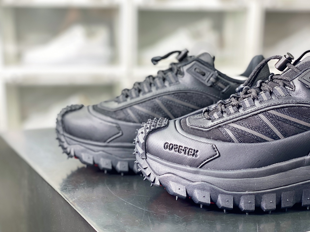 550 Moncler Trailgrip Gore-Tex 越野旅行系列低帮运动鞋“全黑”H209A4M00100M2058999