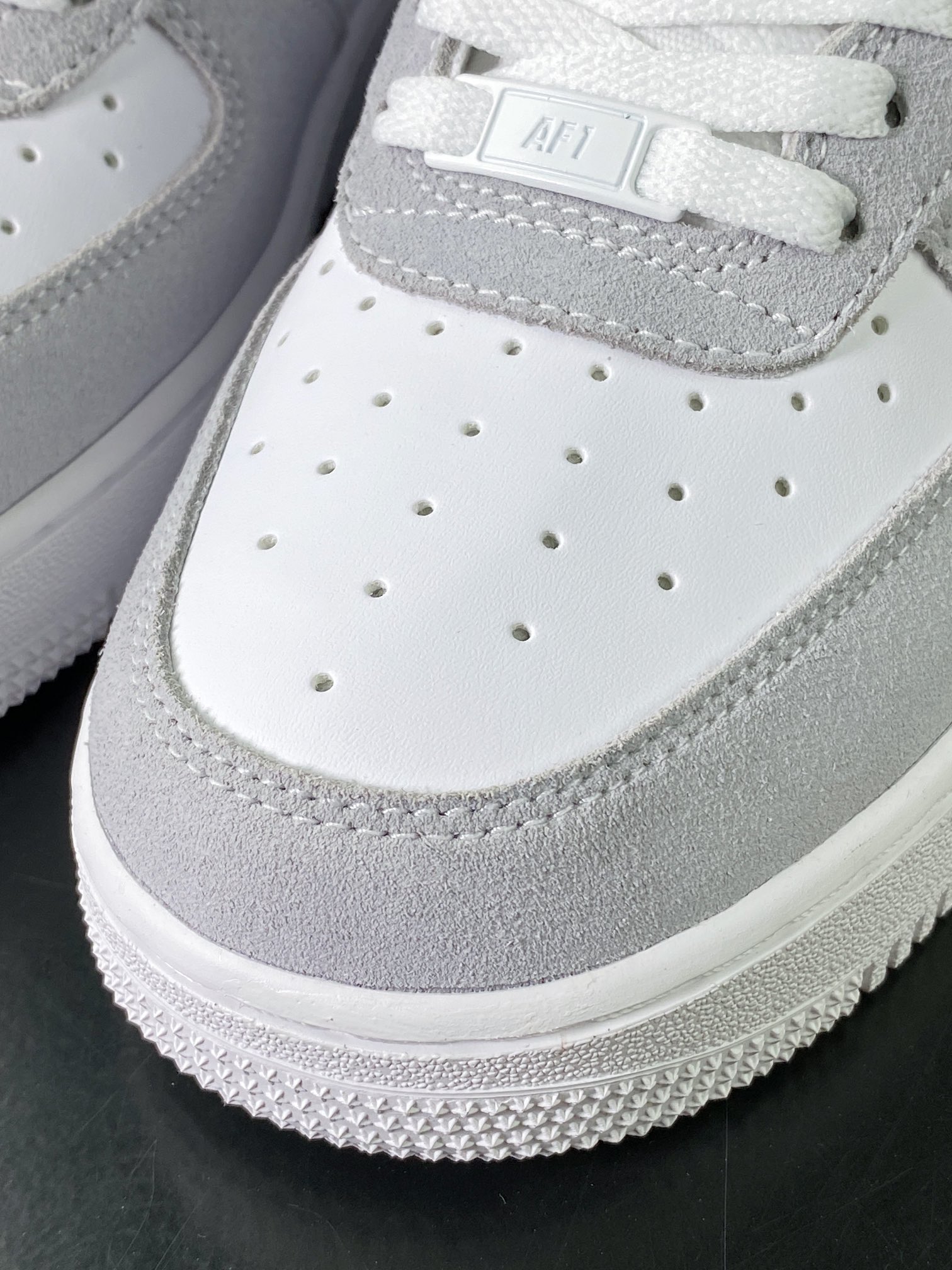 200 Air Force 1'07 Low"Pure Platinum"空军一号经典低帮板鞋“拼接白灰浅黄”FQ7779-001