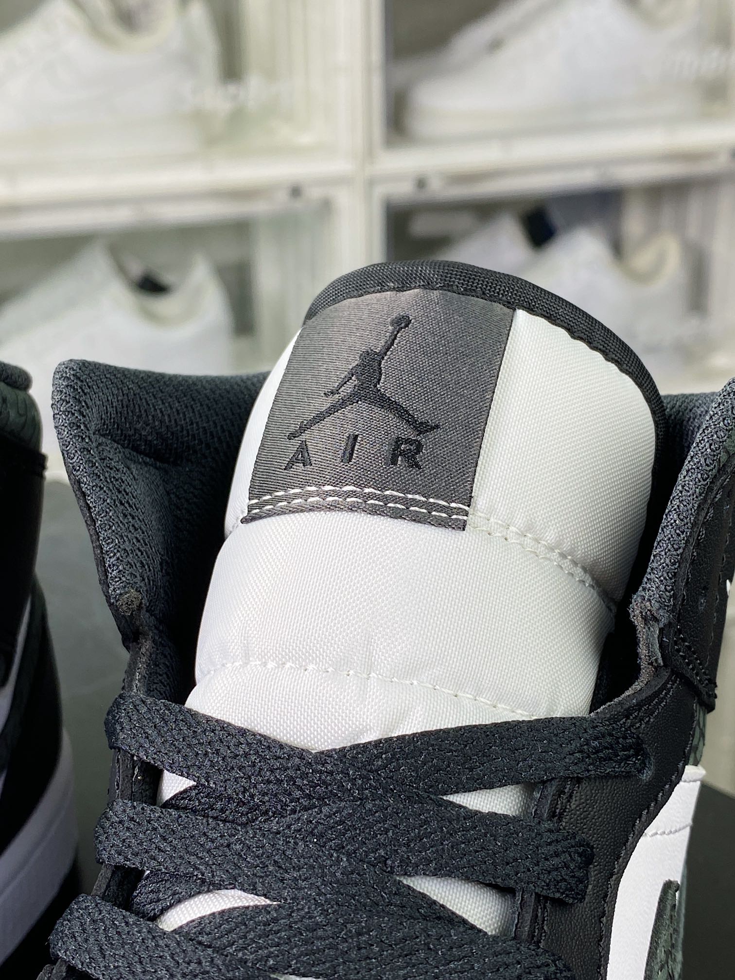 260  Air Jordan 1 Mid"Black/White/Panda"AJ1乔丹一代中帮经典篮球鞋“黑白熊猫钩子爆裂”FB9911-001