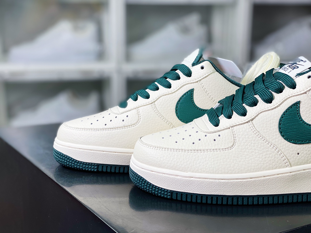 240 Air Force 1'07 Low Retro SP 空军一号系列低帮经典板鞋“皮革米白深绿木纹钩子”PO3699-807