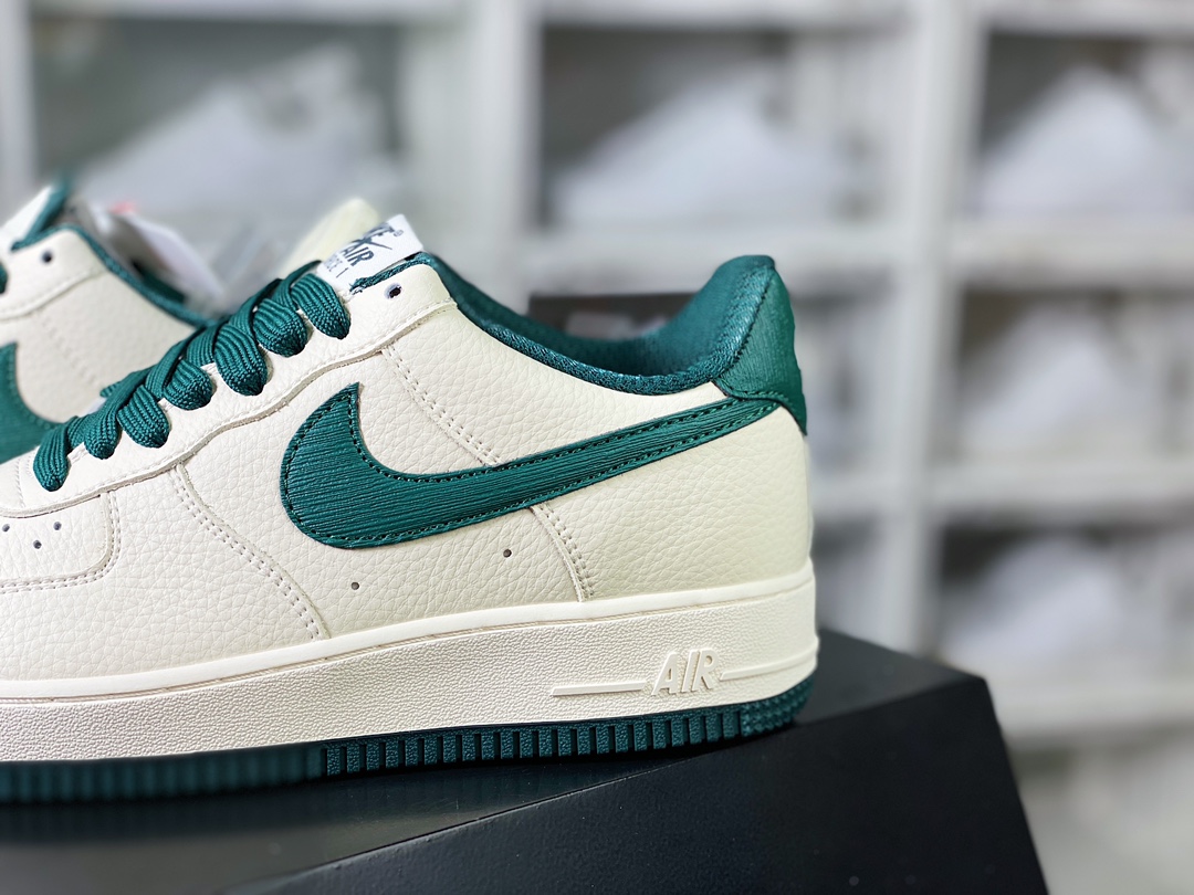 240 Air Force 1'07 Low Retro SP 空军一号系列低帮经典板鞋“皮革米白深绿木纹钩子”PO3699-807