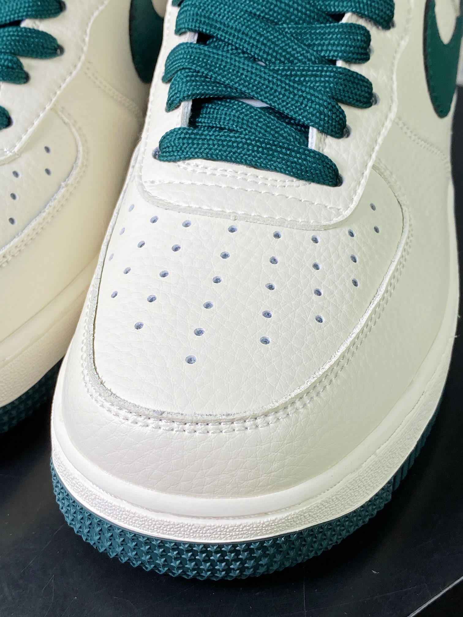 240 Air Force 1'07 Low Retro SP 空军一号系列低帮经典板鞋“皮革米白深绿木纹钩子”PO3699-807