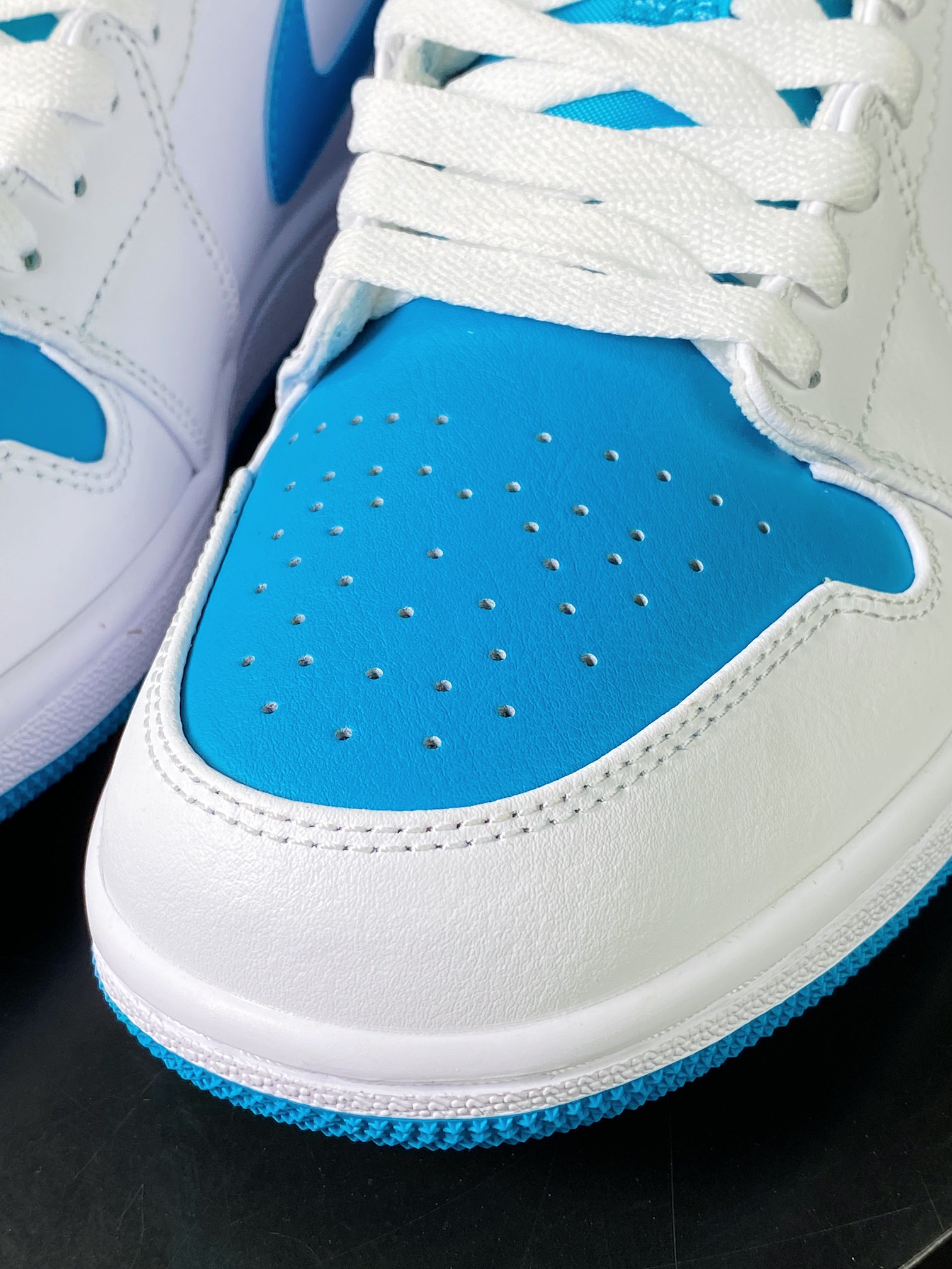 Air Jordan 1 Low ”White/Teal” AJ1 Jordan first generation low-top classic basketball shoes ”White Blue North Carolina Blue” 553558-174