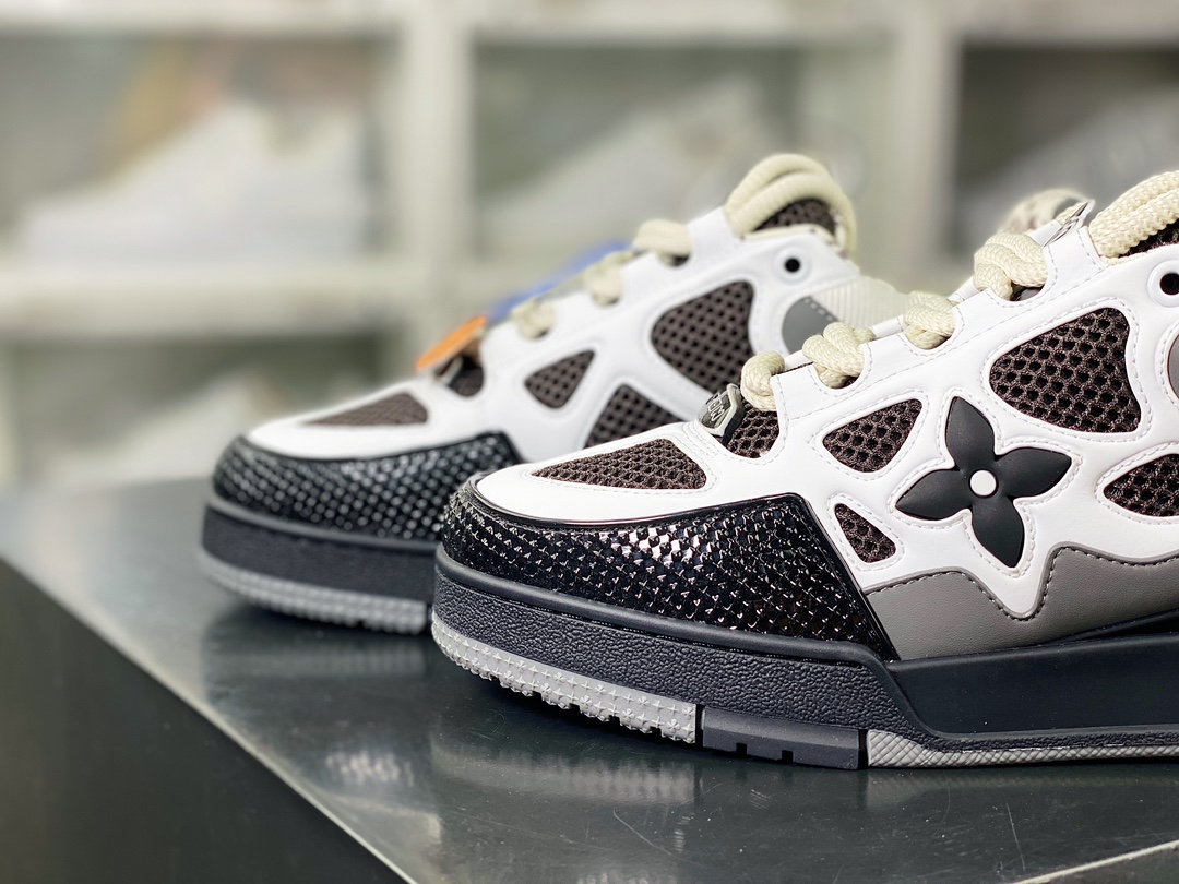 500 LV【路易威登Louis Vuitton】 Skate 1854 Low Sneaker LV54系列低帮板鞋“黑白深灰花卉”1AC52J