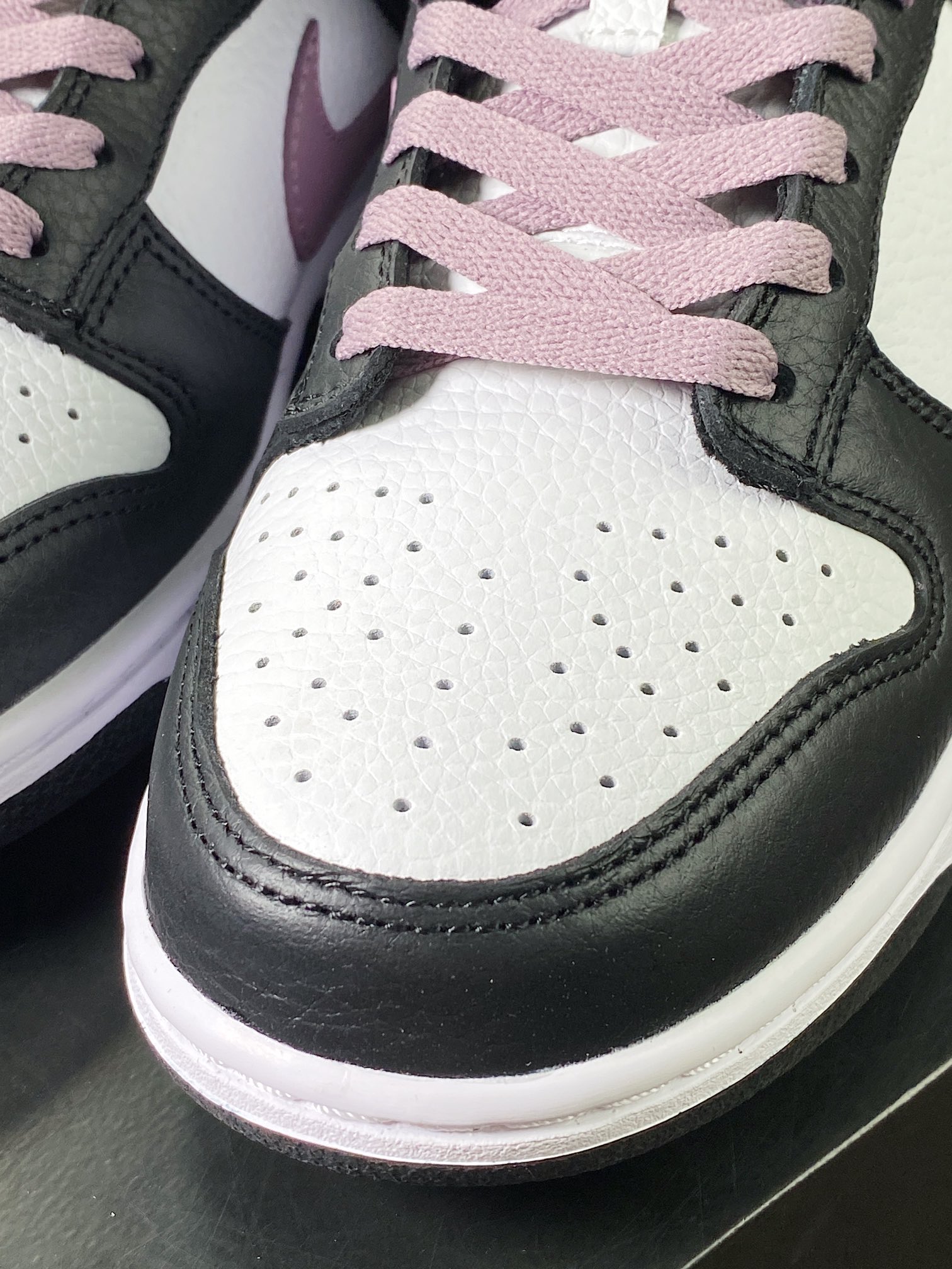 240 SB Dunk Low GS"BlackWhiteViolet Dust"扣篮系列低帮休板鞋“黑白紫钩子”D07413-991