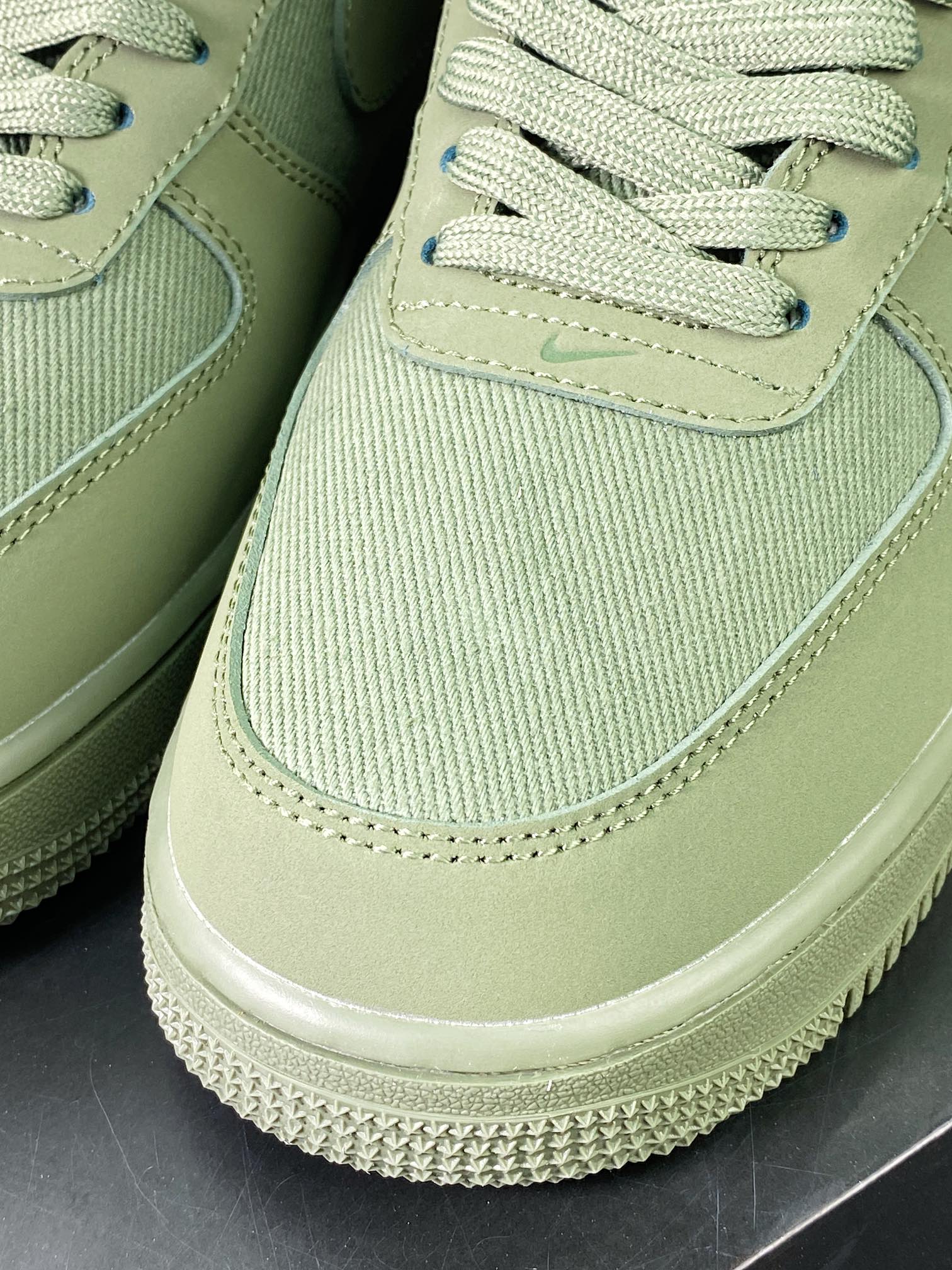 200 Air Force 1 Low Premium”Oil Green”空军一号经典低帮板鞋“拼接军绿”FB8876-300