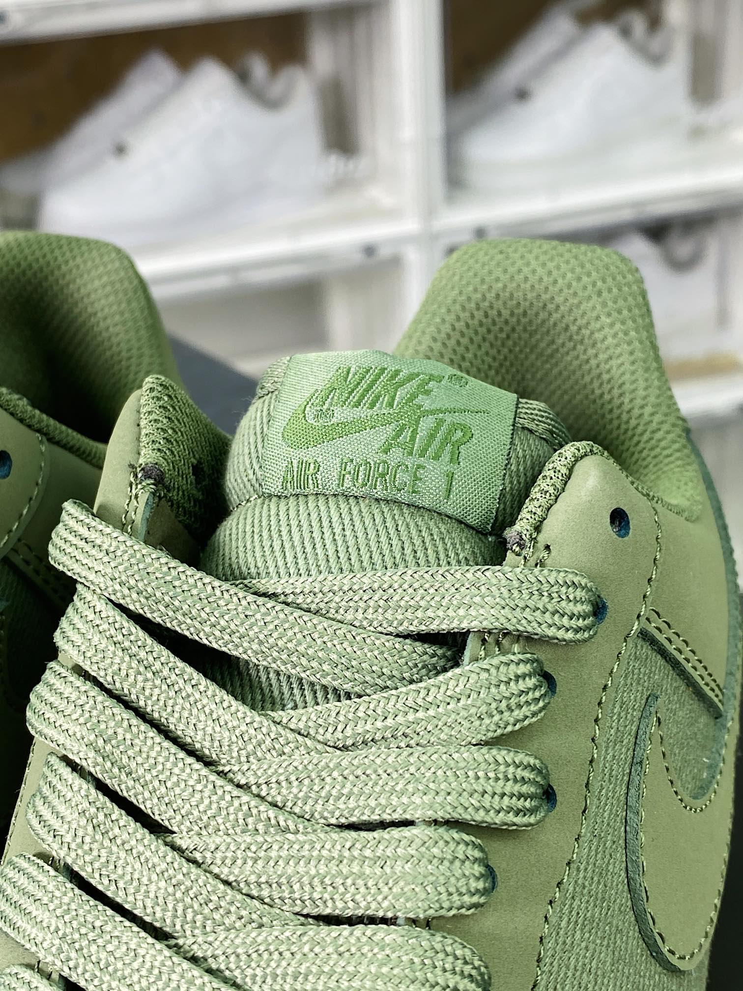 200 Air Force 1 Low Premium”Oil Green”空军一号经典低帮板鞋“拼接军绿”FB8876-300