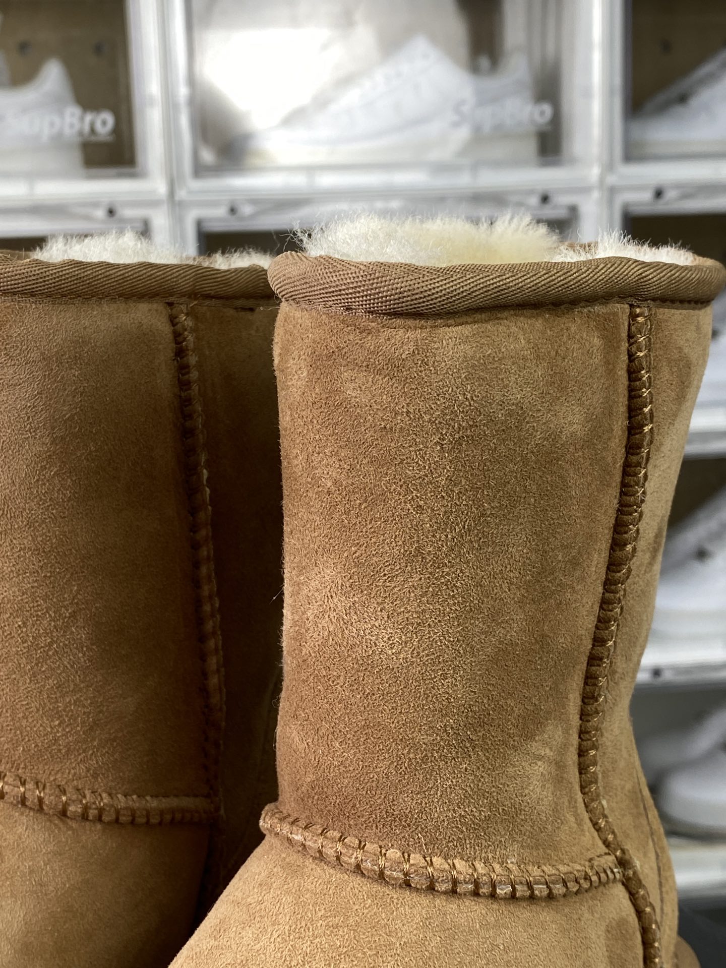 240 UGG W Classic Mini II 经典迷你2.0系列中筒休闲百搭短靴“栗子棕加绒”