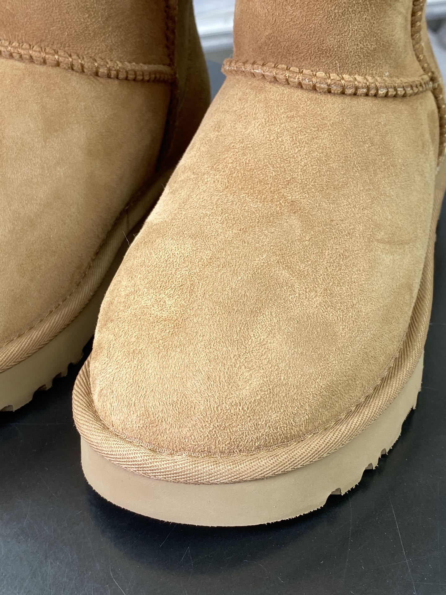 240 UGG W Classic Mini II 经典迷你2.0系列中筒休闲百搭短靴“栗子棕加绒”