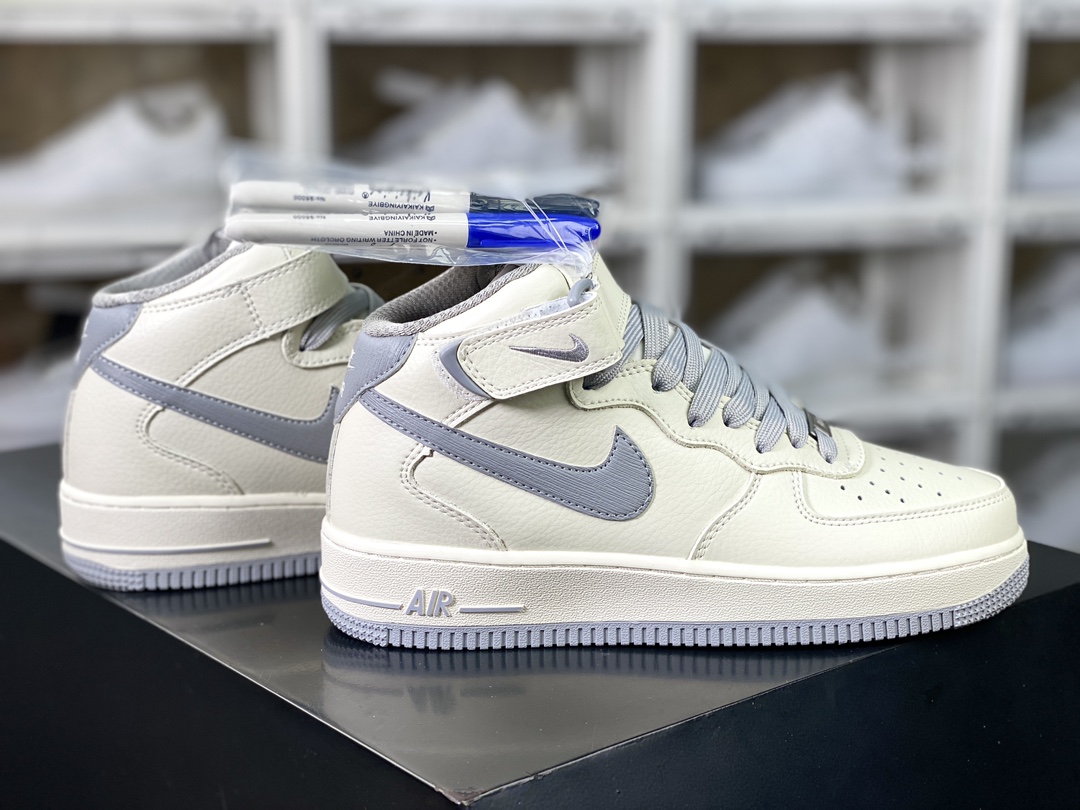 260 Air Force 1’07 Mid "Beige/Grey"空军一号板鞋“皮革米白烟灰”PA0920-608