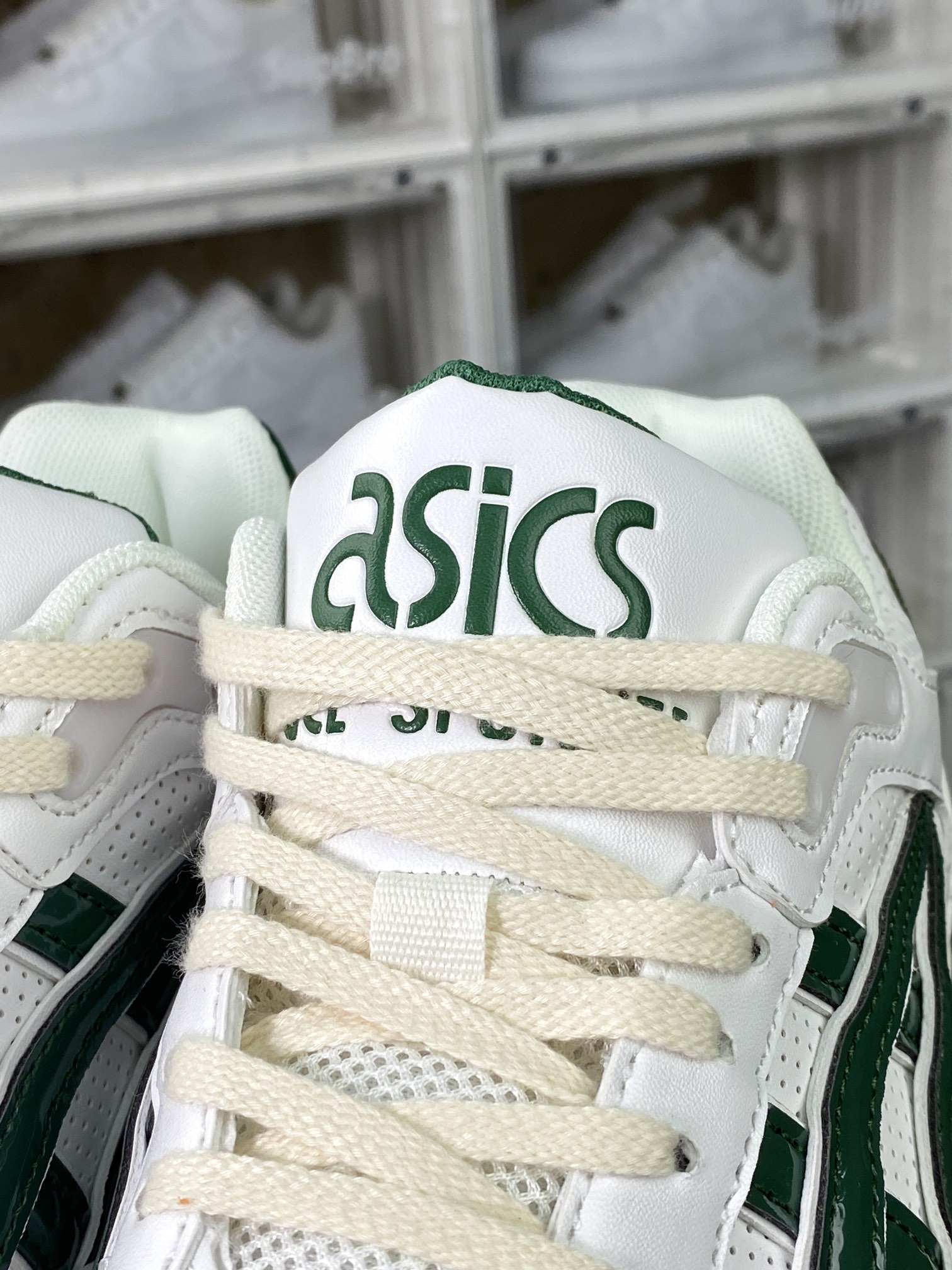 180 亚瑟士/ASICS Gel-Spotlyte Low 莱特系列低帮板鞋“氧化白深绿”1203A397-102