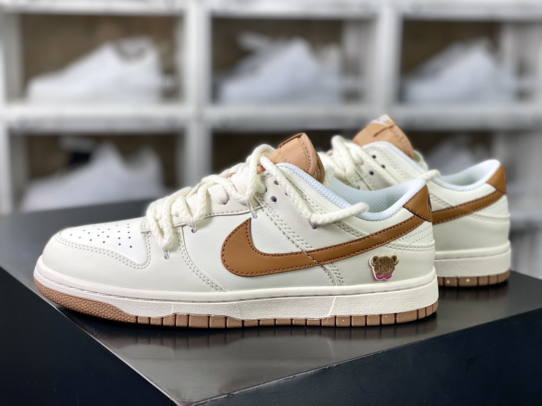 SB Dunk Low”Beige Brown Bear”扣篮系列低帮板鞋“米白棕豆乳熊仔绑绳”DD1873-200