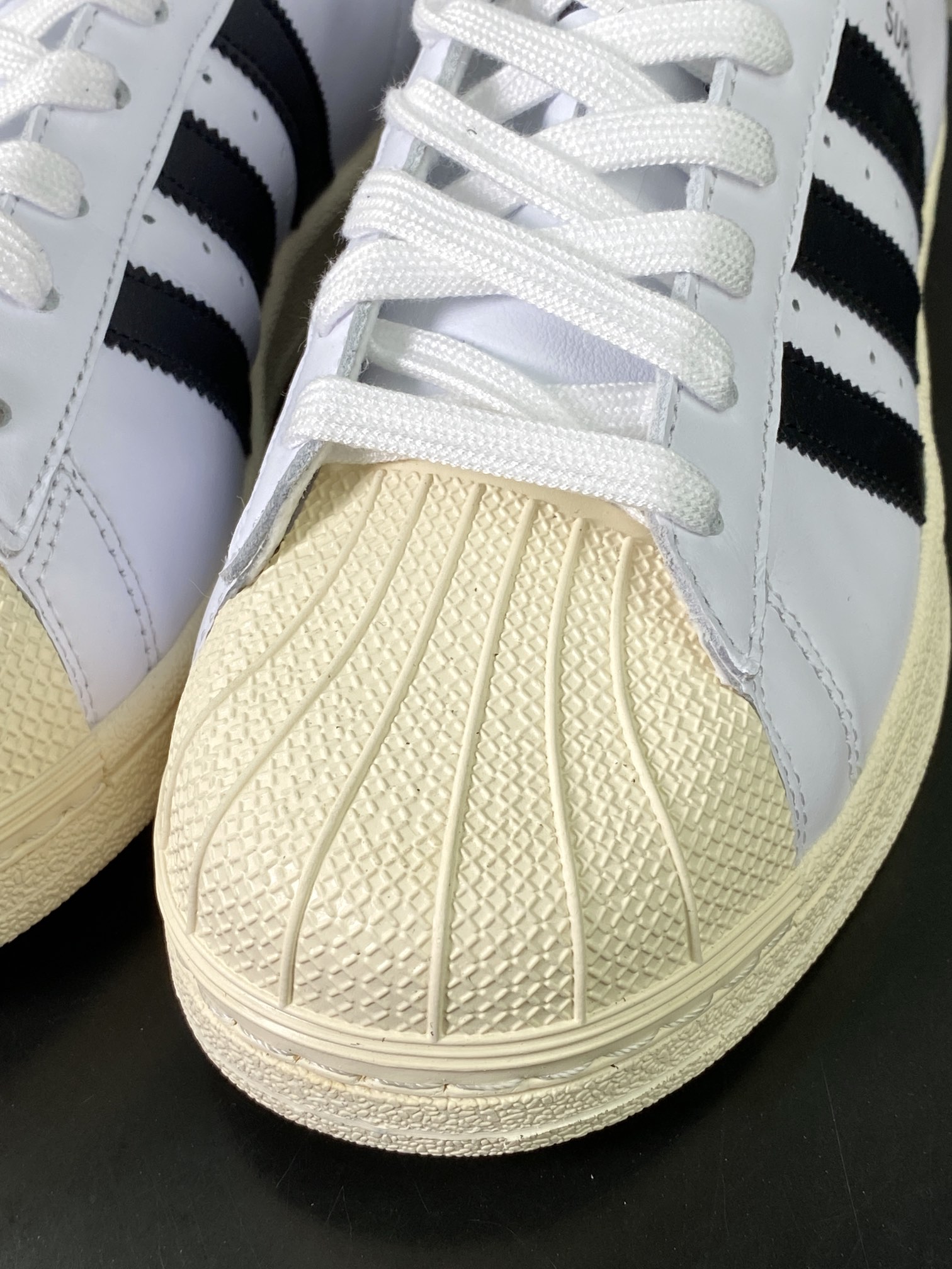 Adidas Originals Superstar”Cream White/Black”经典板鞋“皮革乳白黑”GQ2468