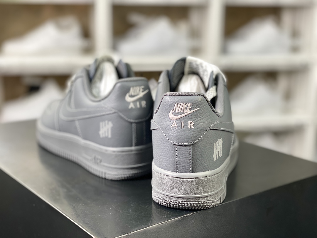 240 Air Force 1'07 Low 空军一号低帮经板鞋“皮革灰白”CZ6767-108