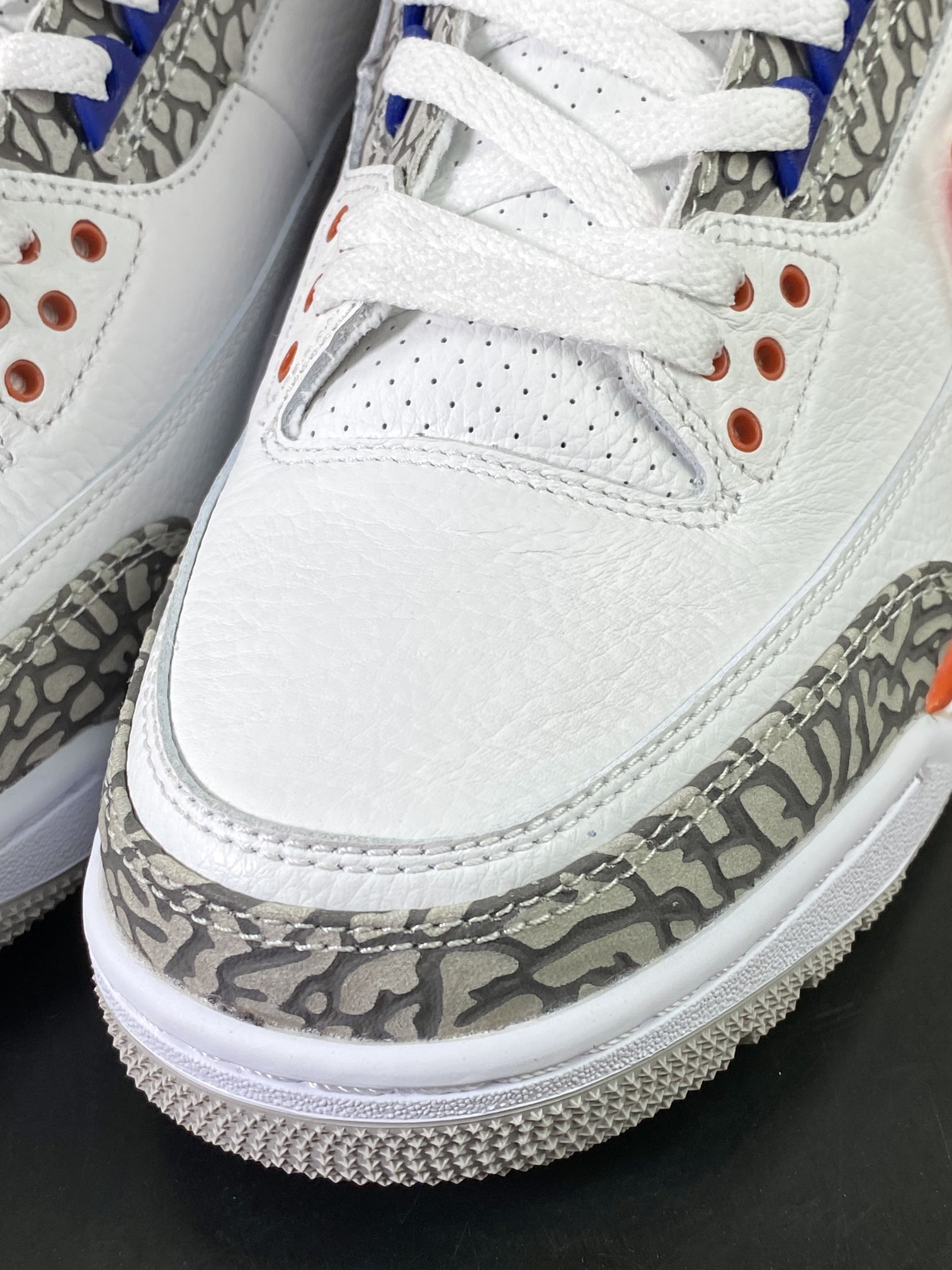 260 Nike Air Jordan 3 Retro"Knicks"迈克尔·乔丹AJ3代中帮篮球鞋“尼克斯白橙蓝爆裂纹”136064-148