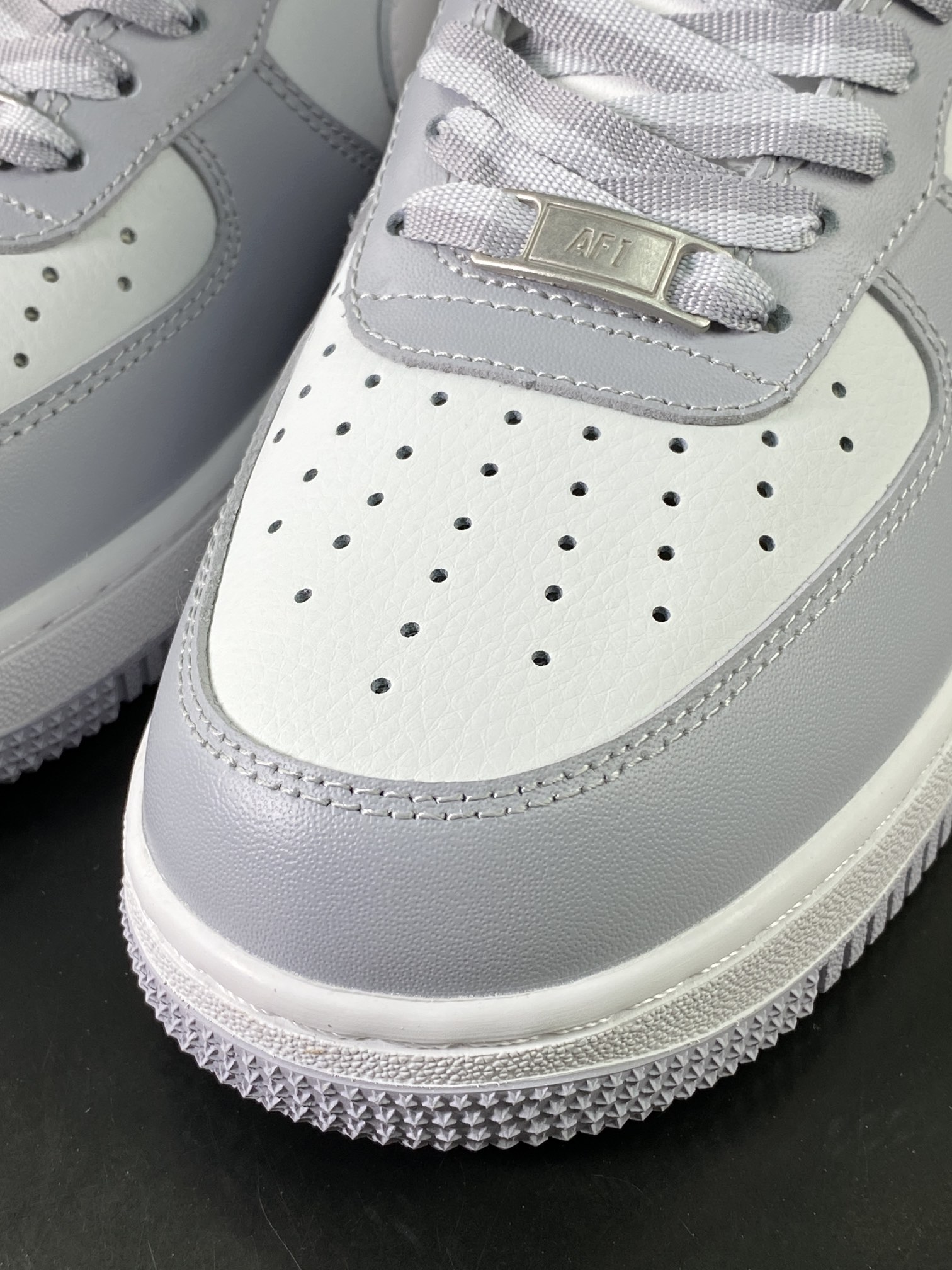 220  Air Force 1’07 Low"Grey/White"空军一号板鞋“皮革灰白烟灰”CW1888-606