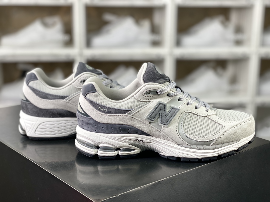 220 New Balance 2002R"Light Dark Grey"系列低帮慢跑鞋“拼接冷灰深灰”M2002RJD