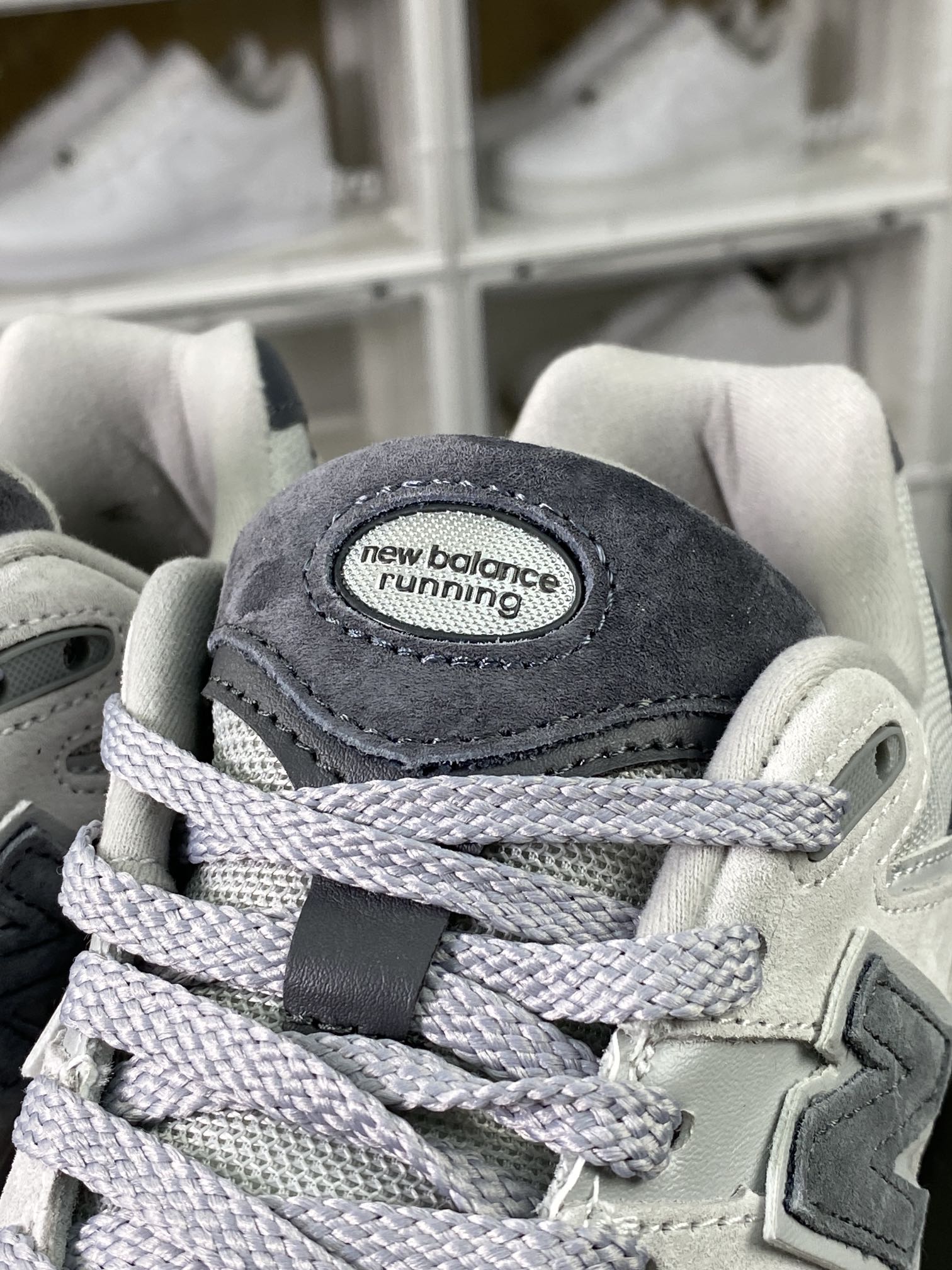 220 New Balance 2002R"Light Dark Grey"系列低帮慢跑鞋“拼接冷灰深灰”M2002RJD