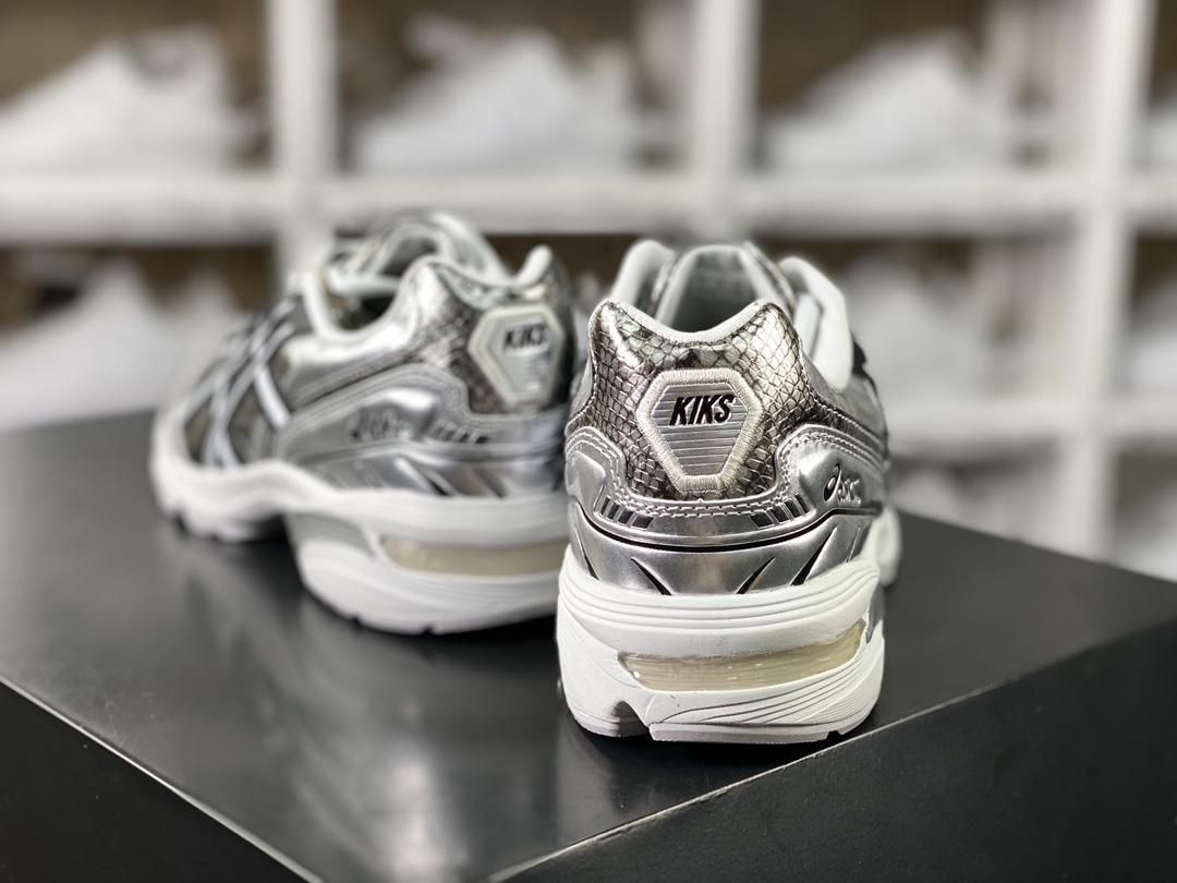 200 KIKS x 【Asics】 GEL-1090 Blade”Gray Silver”系列低帮跑步鞋“液态银黑脊游蛇纹”1203A214-020