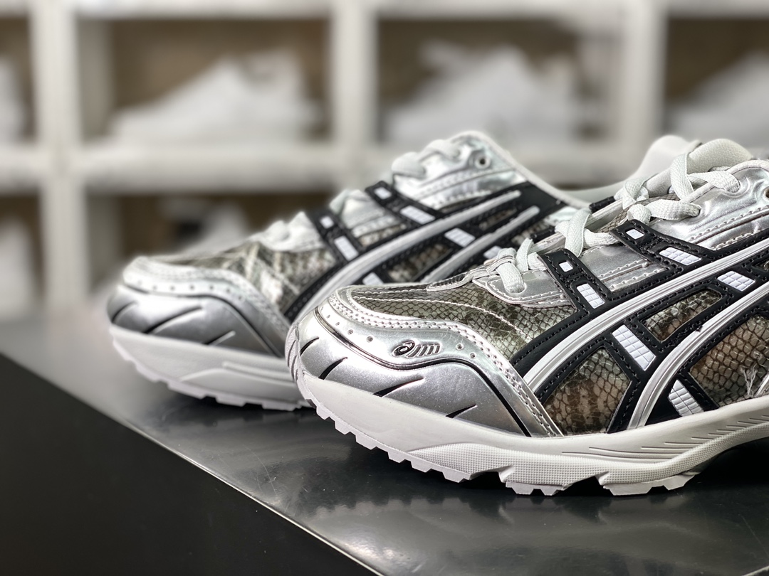 200 KIKS x 【Asics】 GEL-1090 Blade”Gray Silver”系列低帮跑步鞋“液态银黑脊游蛇纹”1203A214-020