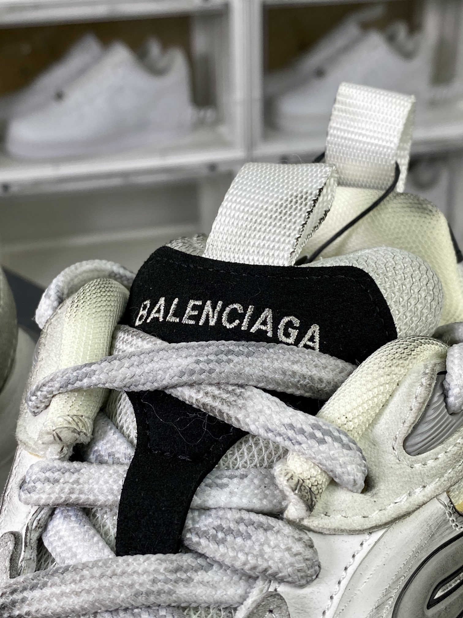 550 巴黎世家BALENCIAGA Cargo Sneaker 5XL船型系列低帮运动鞋“白黑深灰做旧”784341 W2MV1 1752