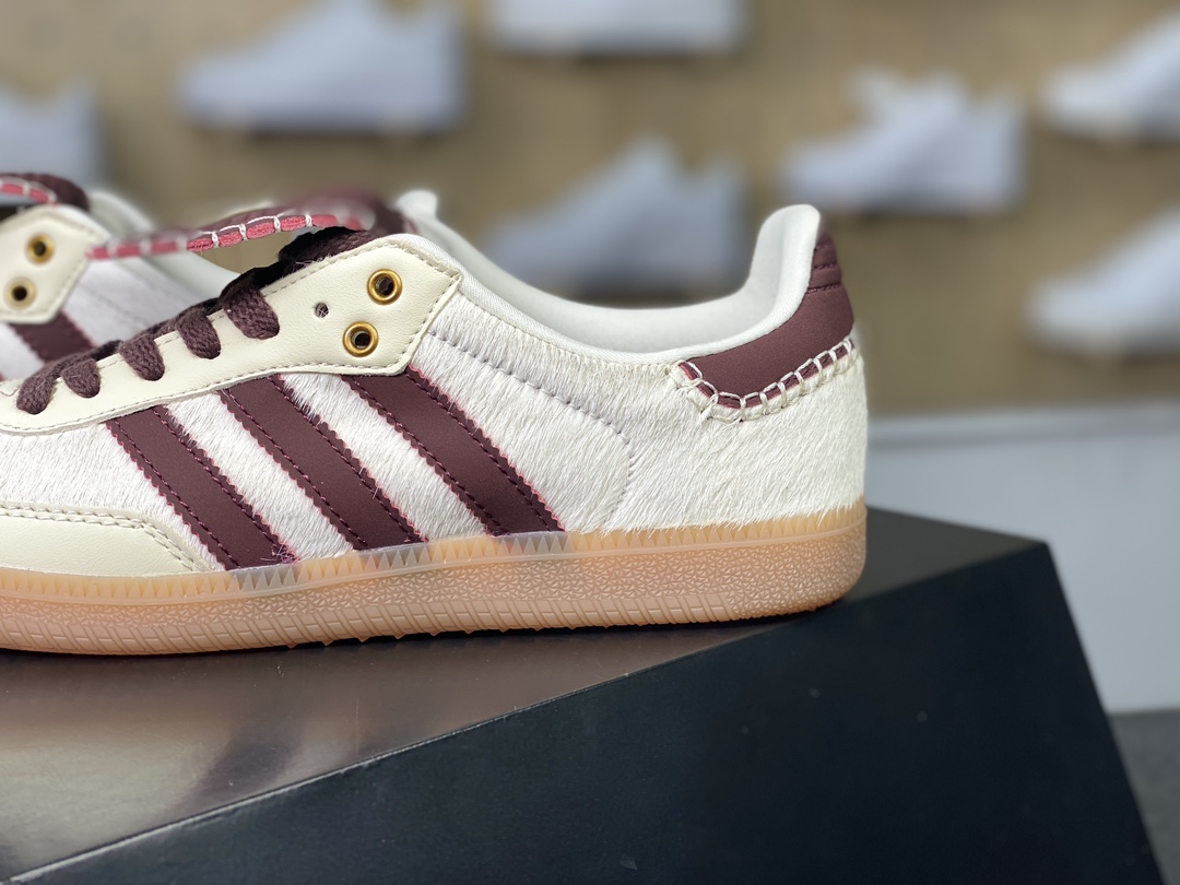 200 Adidas Originals Samba Classic”Pony Tonal”桑巴舞系列板鞋“联名米白酒红马毛生胶底”IE0586