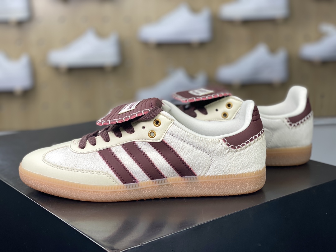 200 Adidas Originals Samba Classic”Pony Tonal”桑巴舞系列板鞋“联名米白酒红马毛生胶底”IE0586