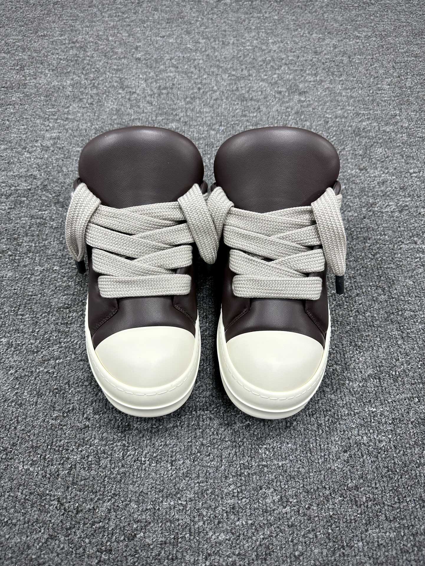 [Rick Owens Series] Wearing bread shoes Because the skin is very soft and wax