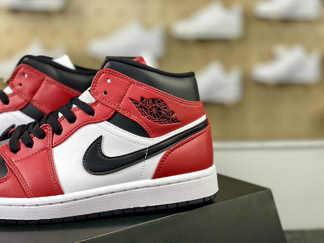 200 耐克Nike Air Jordan 1 Mid”Chicago”AJ1乔丹一代中帮经典篮球鞋“白红小芝加哥”554724-173