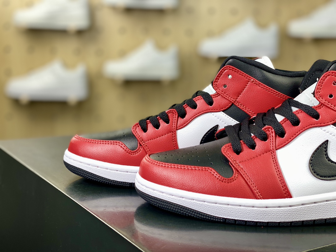 200 耐克Nike Air Jordan 1 Mid”Chicago”AJ1乔丹一代中帮经典篮球鞋“白红小芝加哥”554724-173