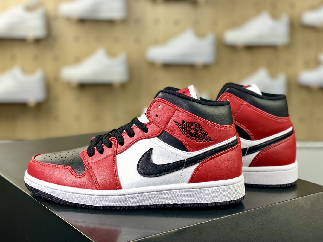 200 耐克Nike Air Jordan 1 Mid”Chicago”AJ1乔丹一代中帮经典篮球鞋“白红小芝加哥”554724-173