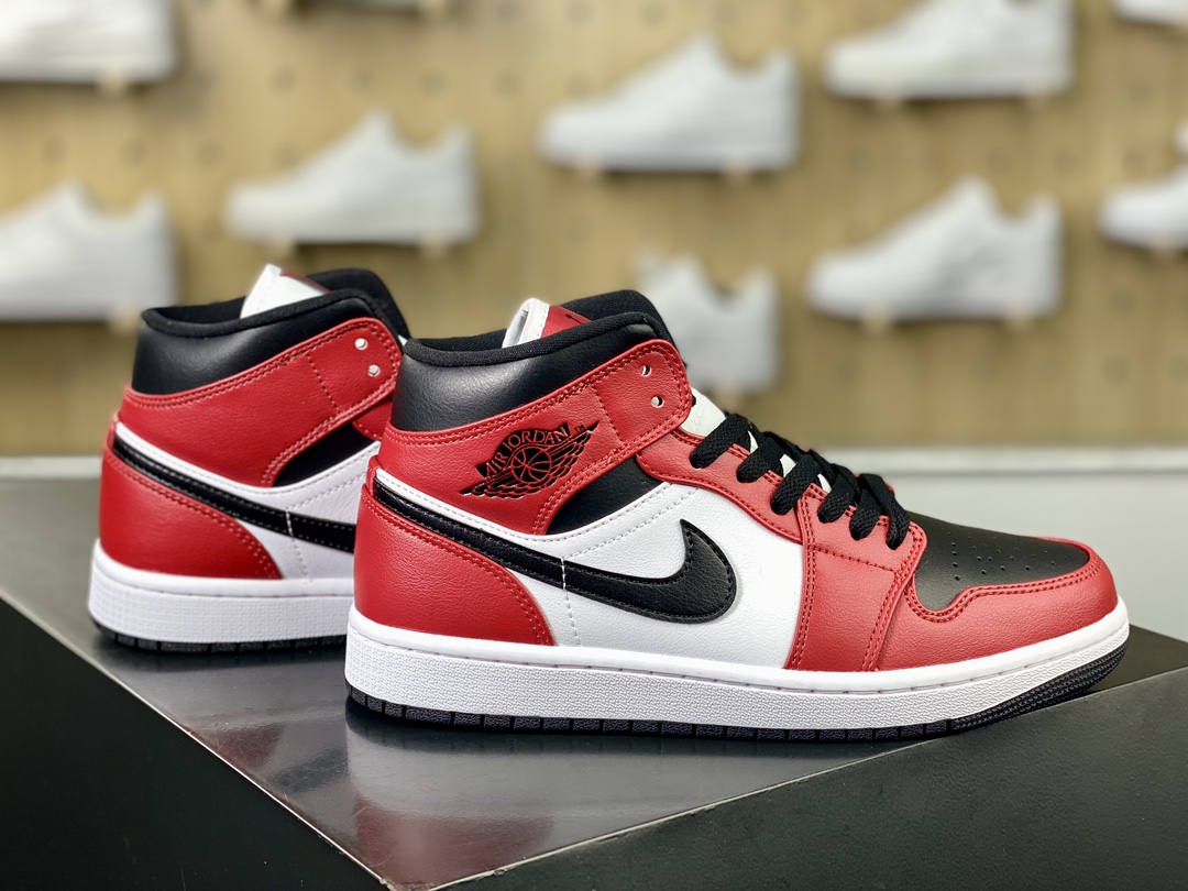 200 耐克Nike Air Jordan 1 Mid”Chicago”AJ1乔丹一代中帮经典篮球鞋“白红小芝加哥”554724-173